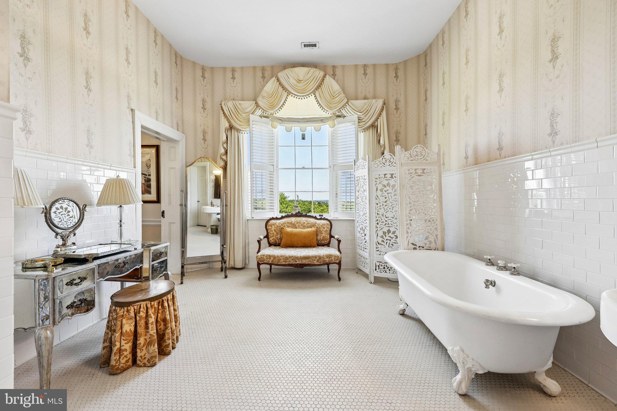 BELMONT COUNTRY CLUB - Residential