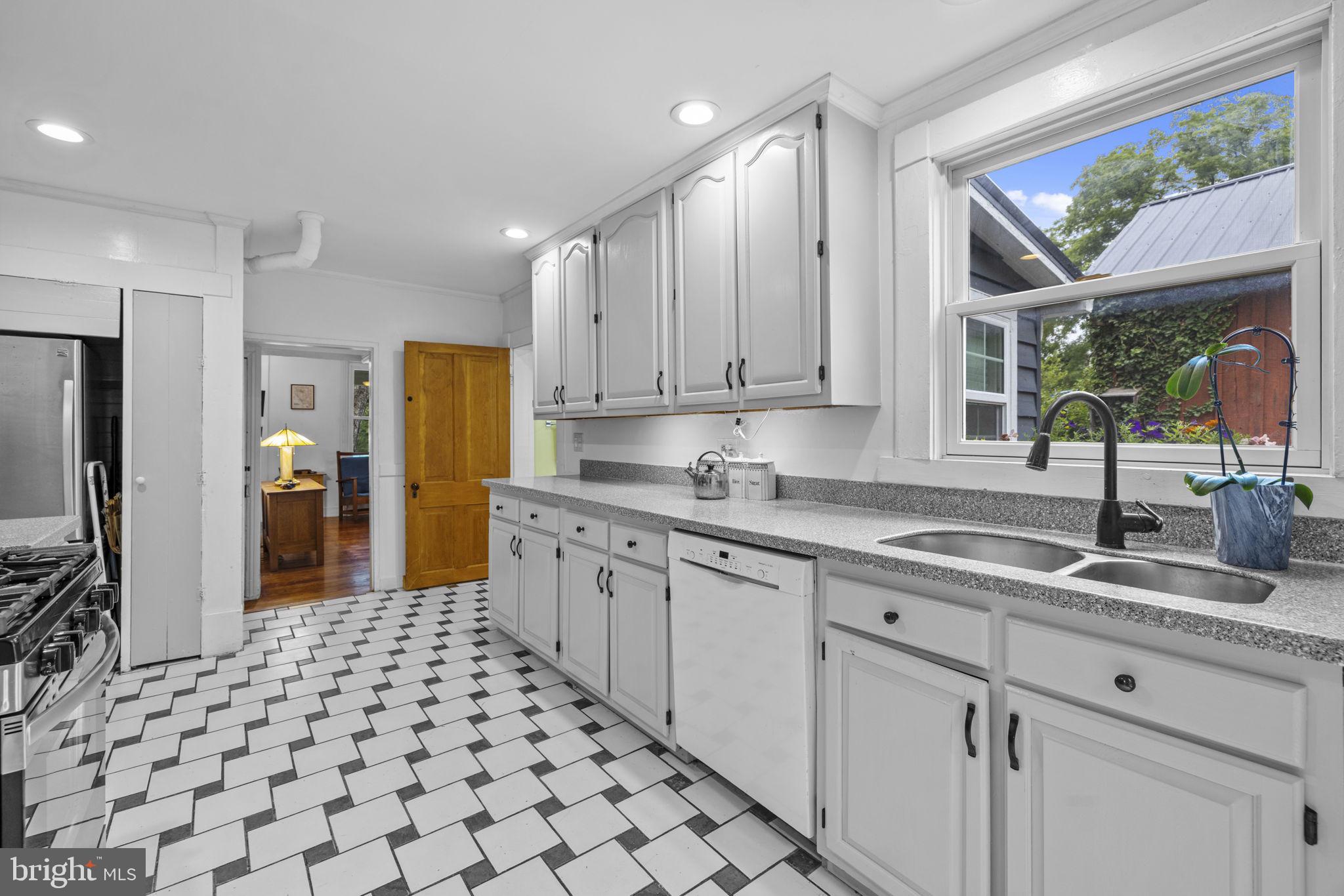 TOWN OF HILLSBORO - Residential