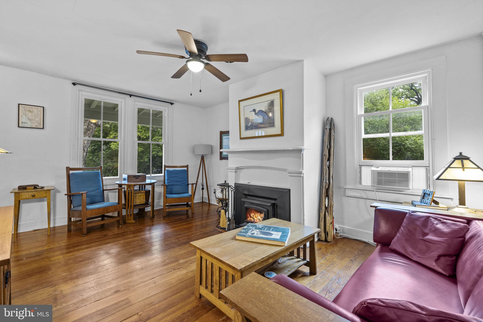 TOWN OF HILLSBORO - Residential