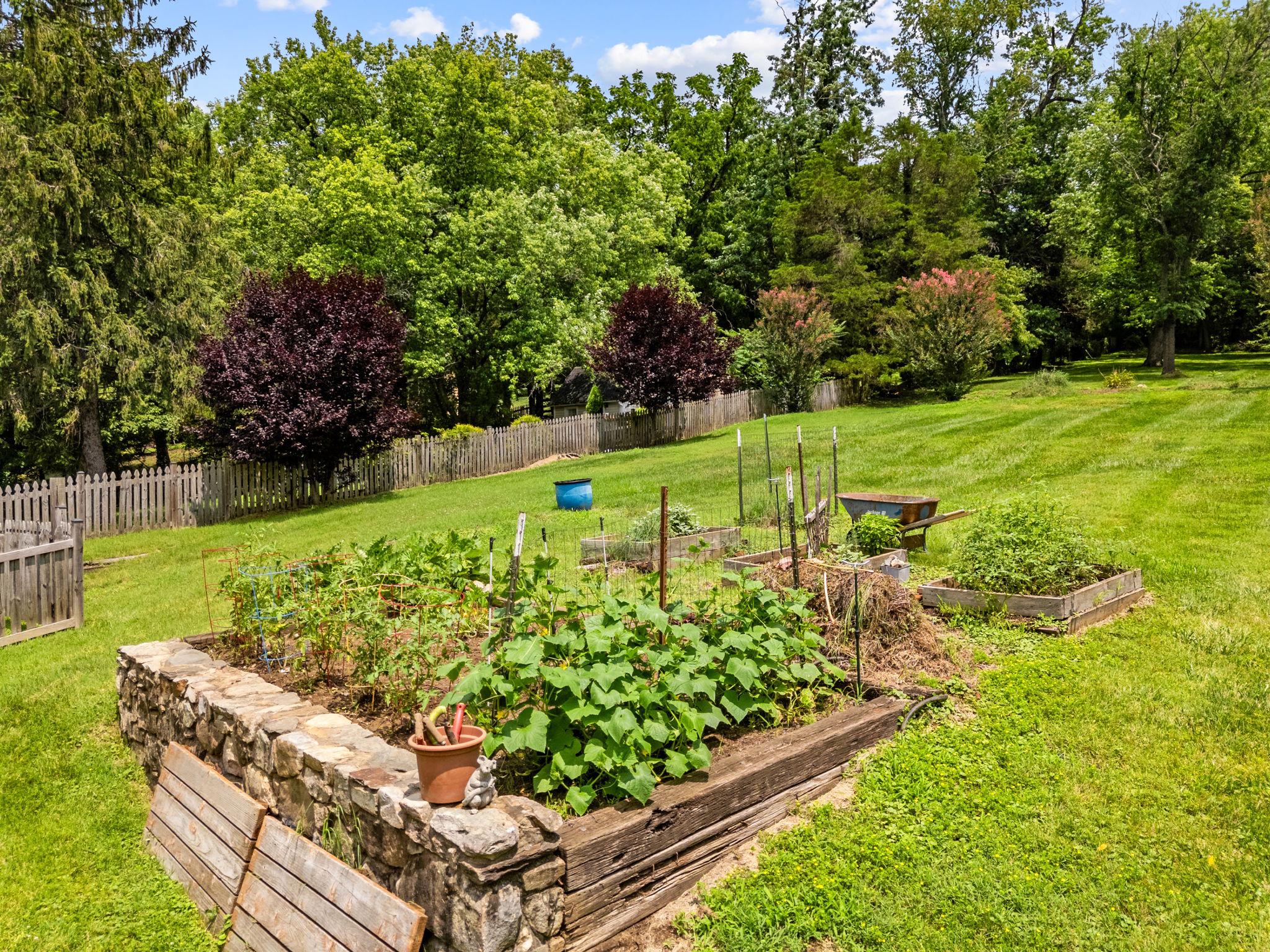 TOWN OF HILLSBORO - Residential