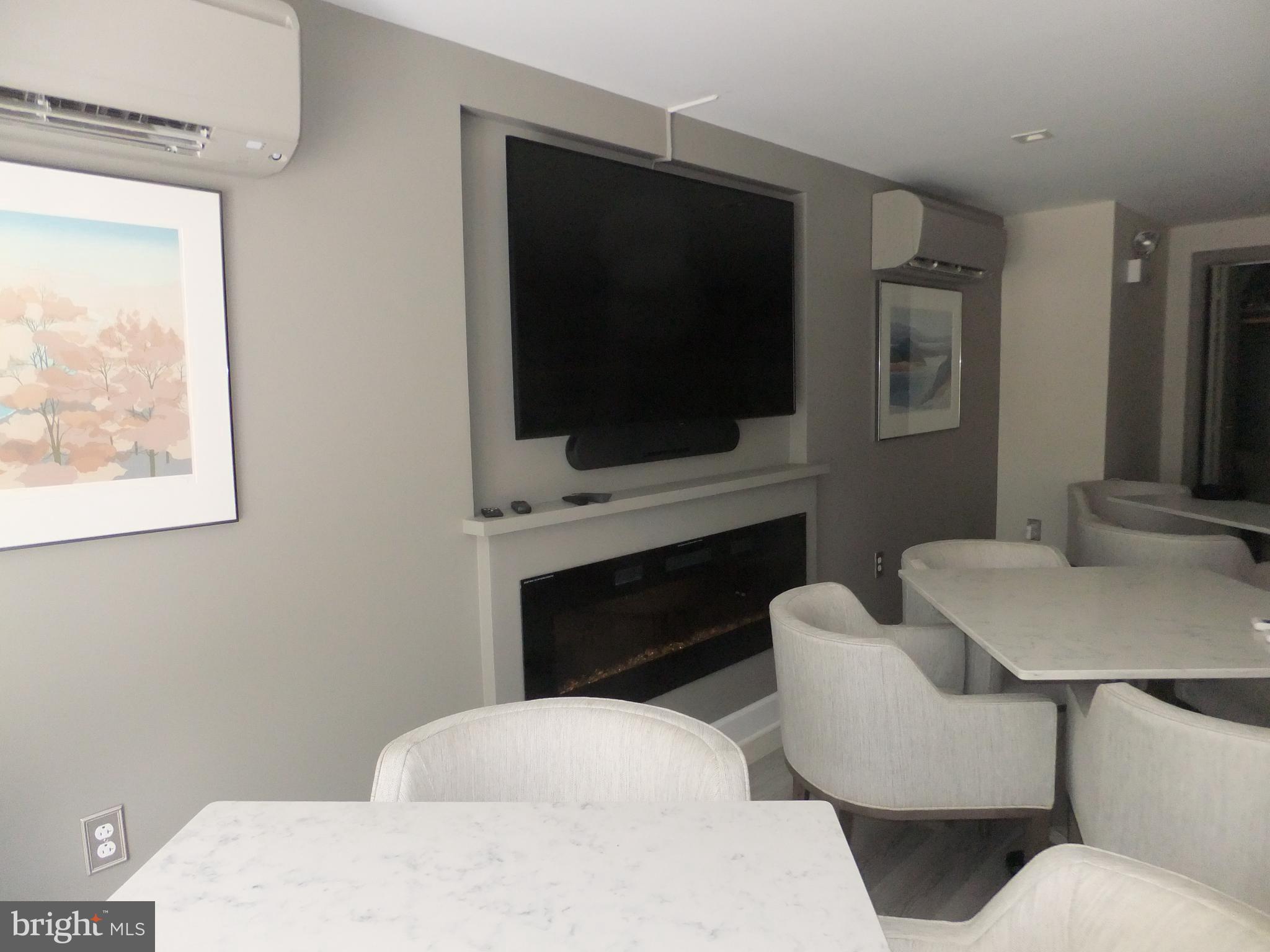 OAK HILL - Residential Lease
