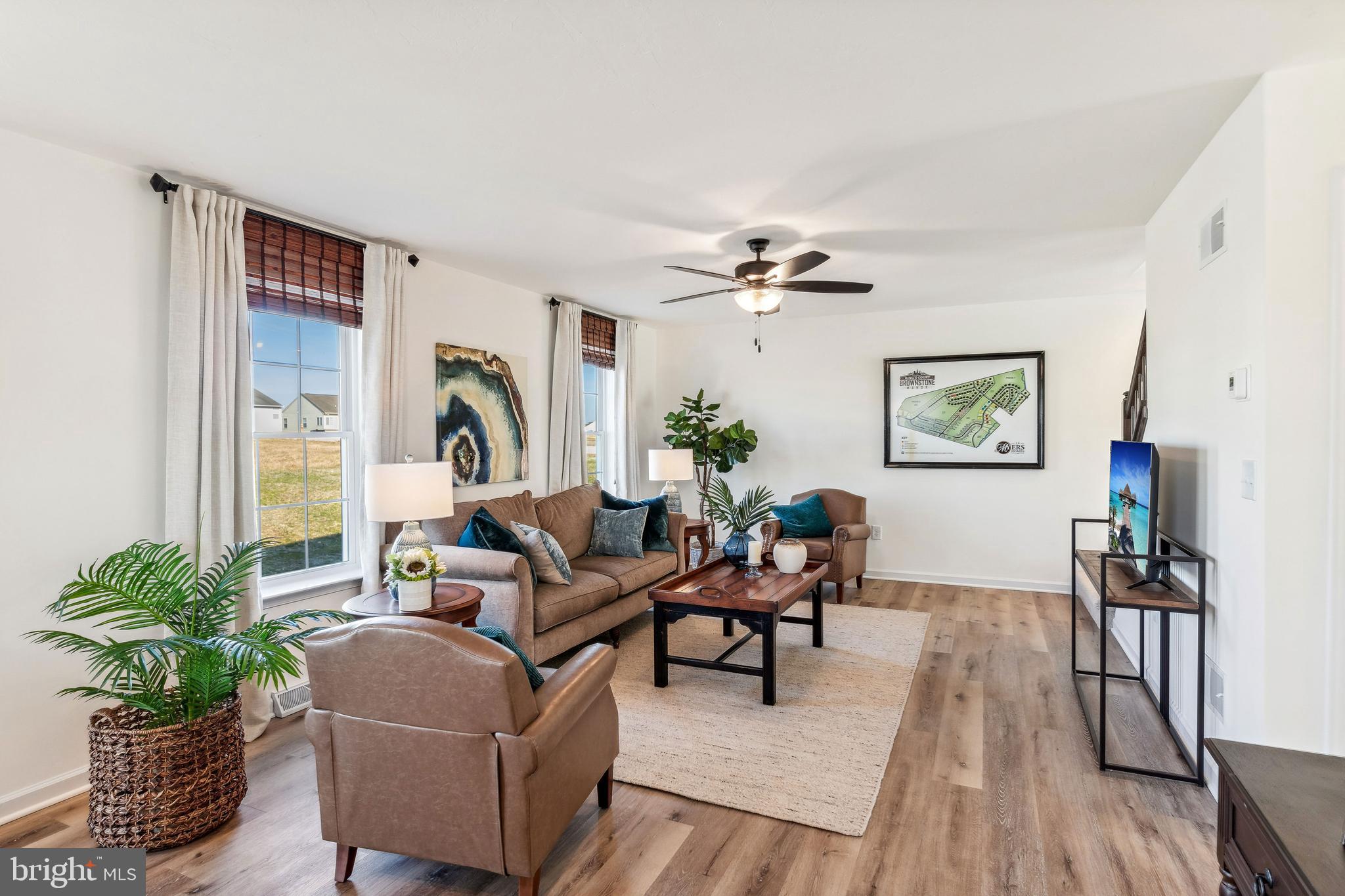 KINGS COURT AT BROWNSTONE - Residential