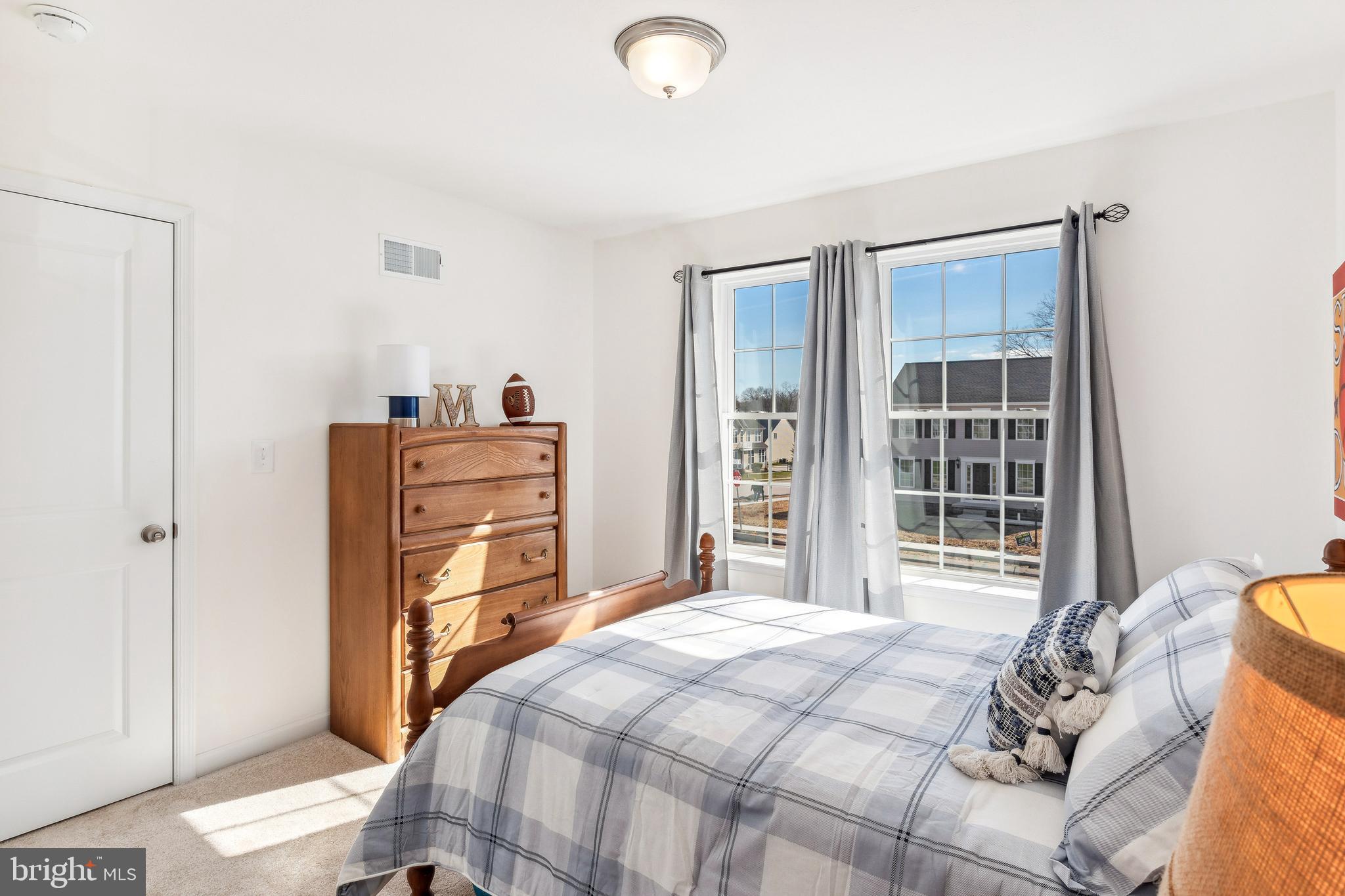 KINGS COURT AT BROWNSTONE - Residential
