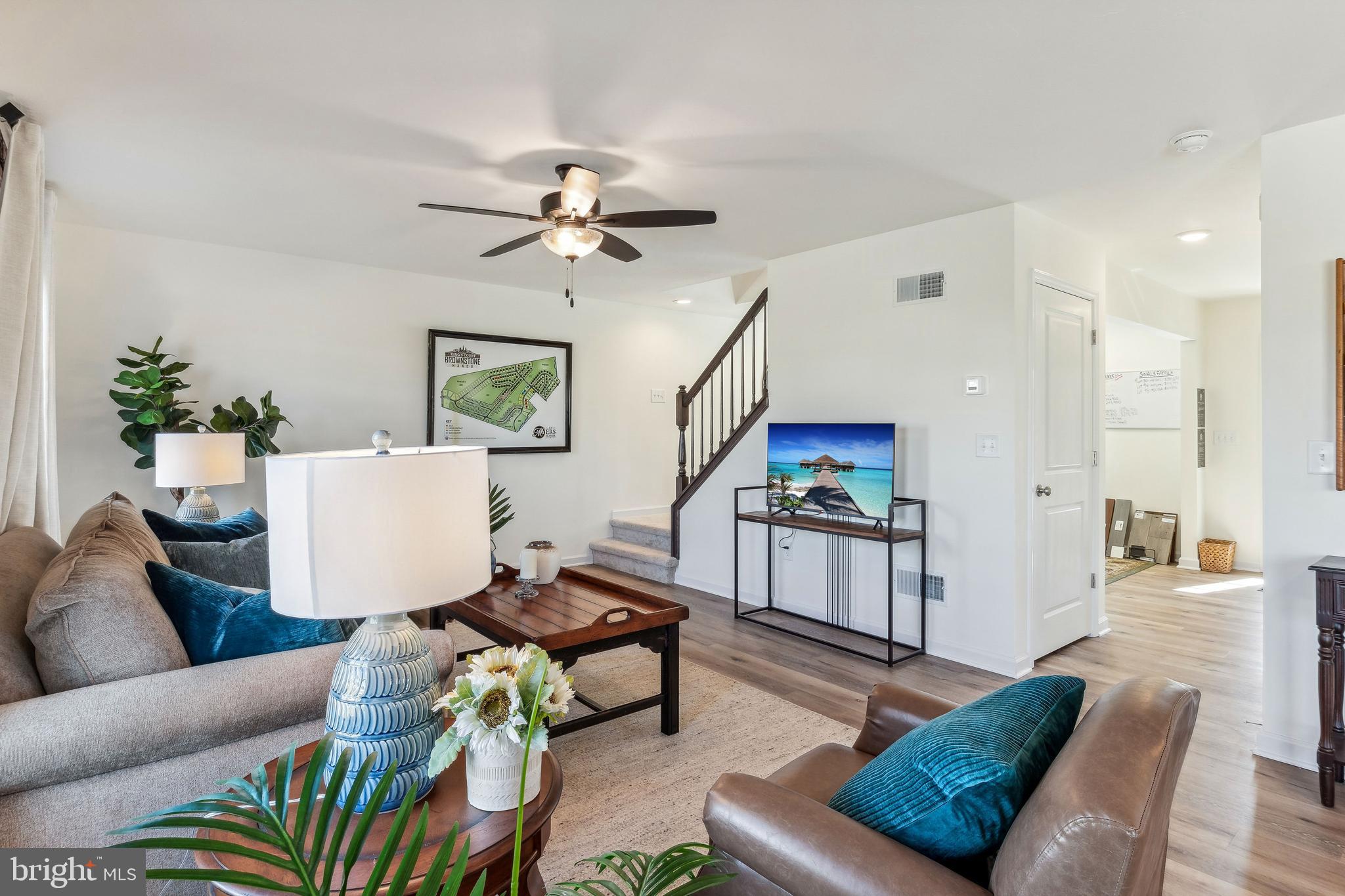 KINGS COURT AT BROWNSTONE - Residential