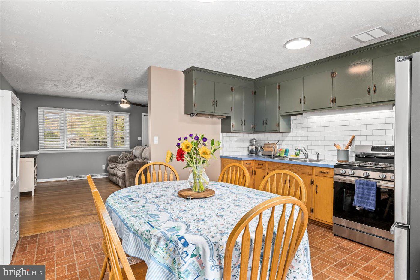 NOBLE HEIGHTS - Residential