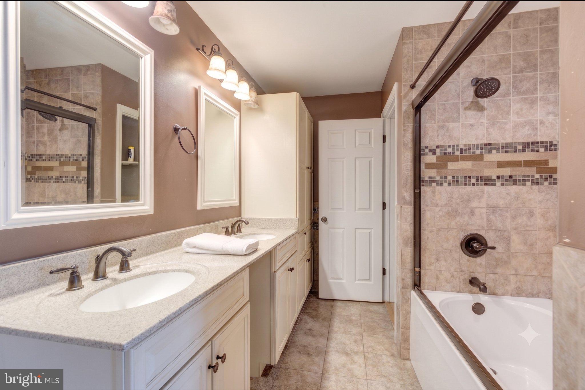 CHESTNUT MEADOWS - Residential