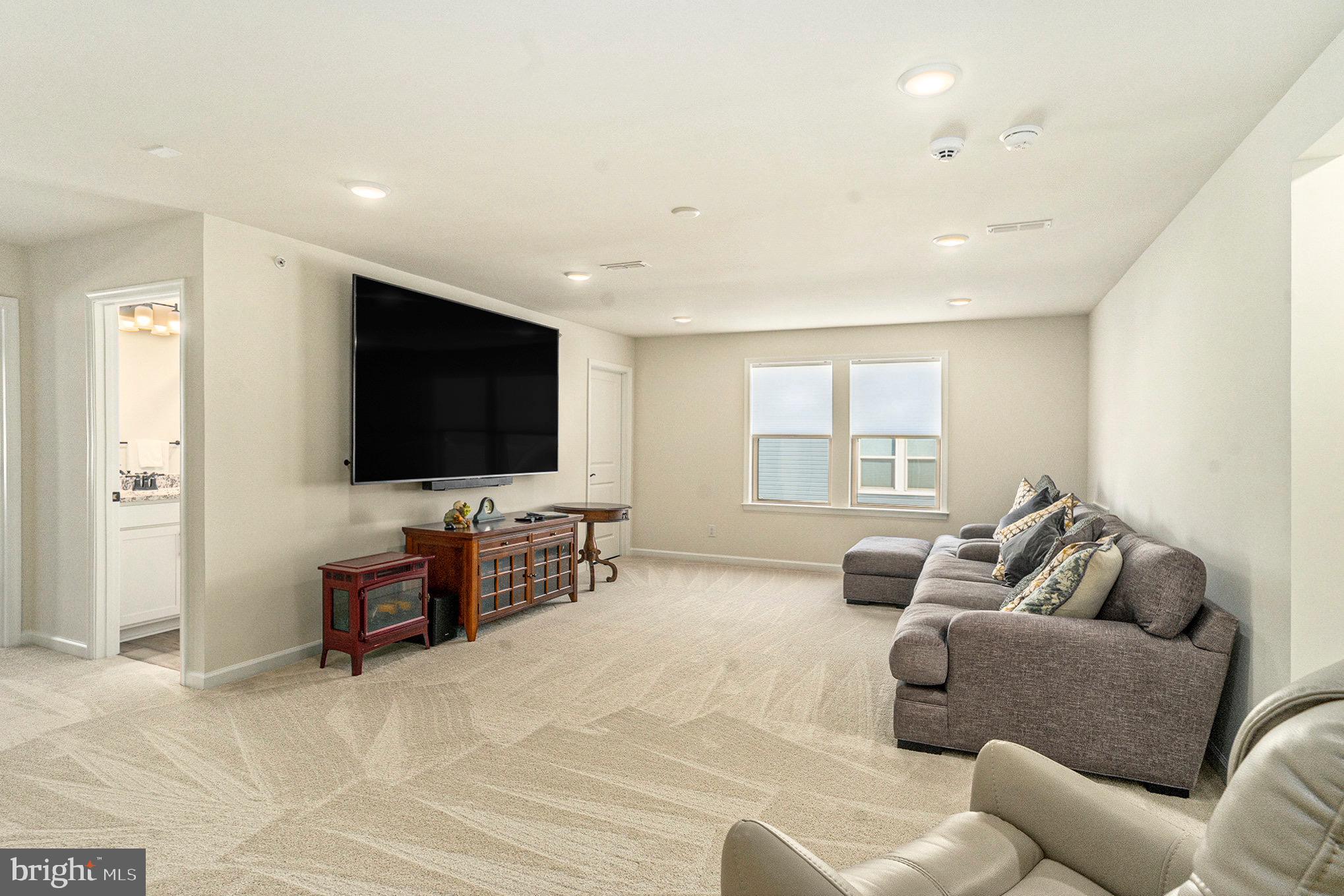 DEL WEBB NORTH PENN - Residential