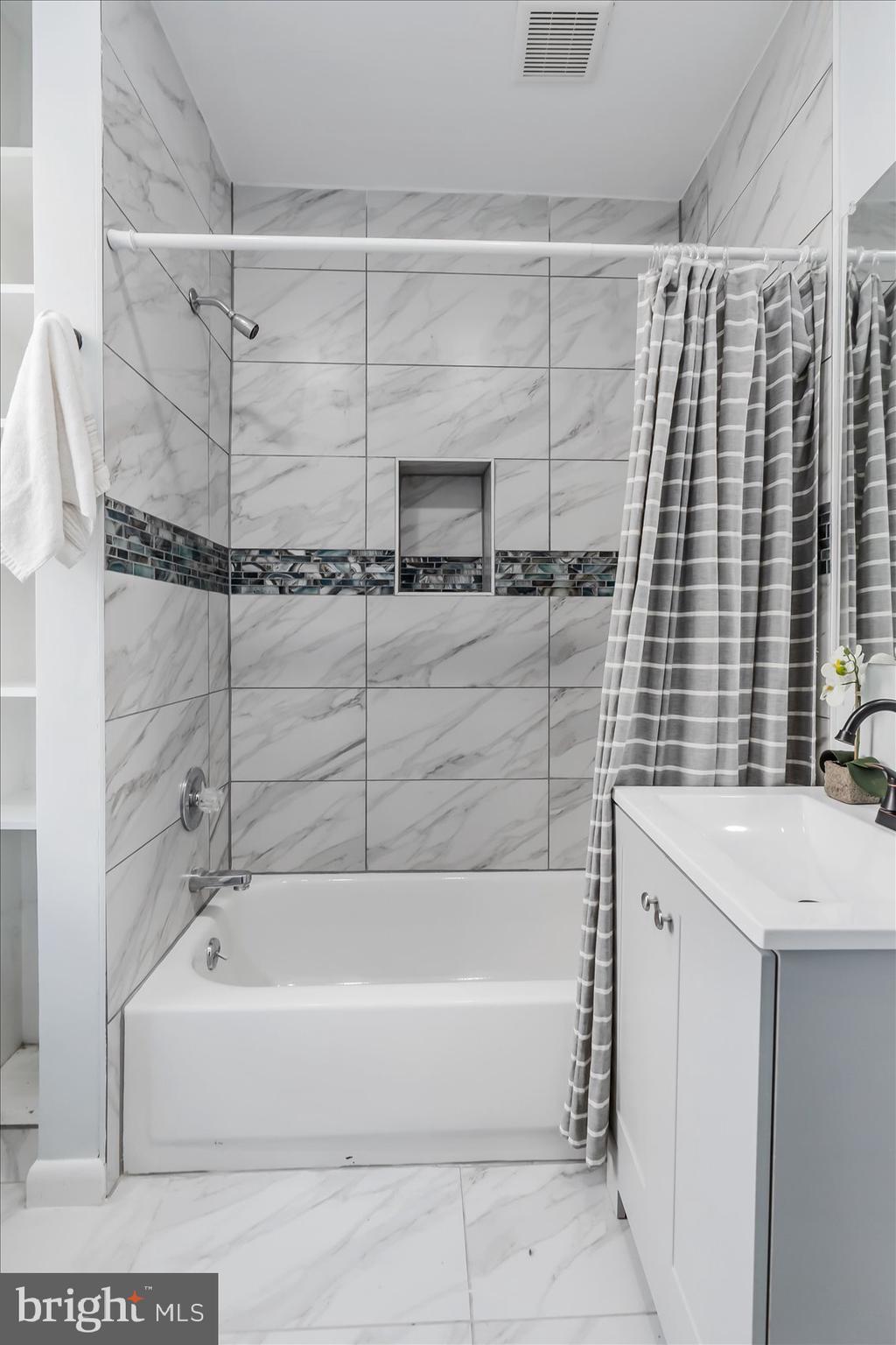 WALTHERSON - Residential Lease