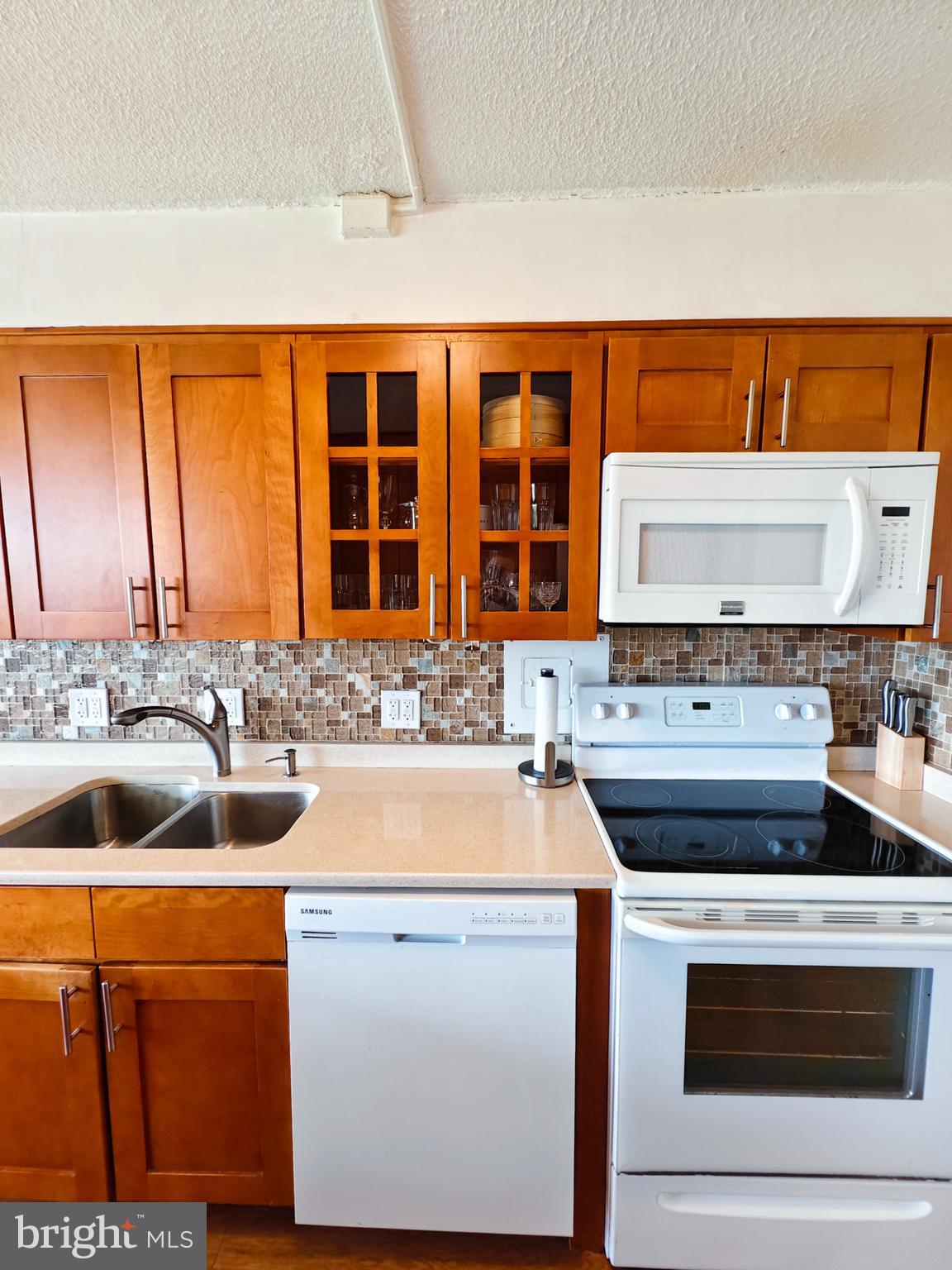 GREEN HILL - Residential Lease
