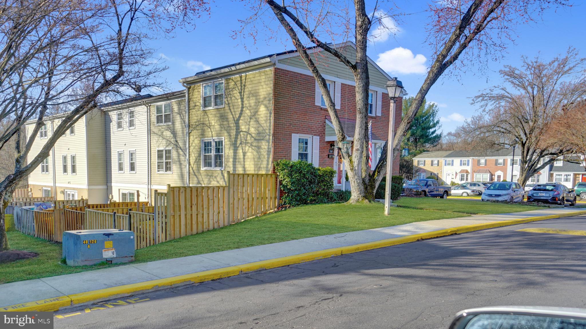 CROFTON SQUARE - Residential