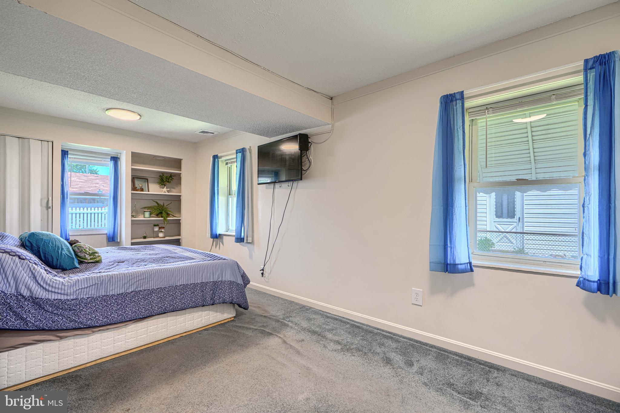 WATERSEDGE - Residential