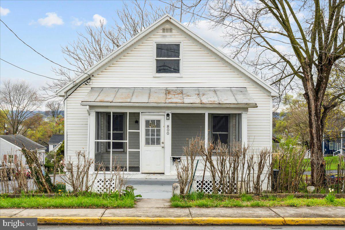 This 3 bedroom, 2 bathroom cottage offers an excellent opportunity for first-time buyers or investors.. Featuring a classic gable-front design and a screened-in porch, this home has a cozy layout and  very spacious backyard with space to garden or room for off street parking.  The unfinished walk out basement offers great options for additional storage. If you're looking for a starter home or investment property with potential, this is your chance to own real estate at a great price point!
