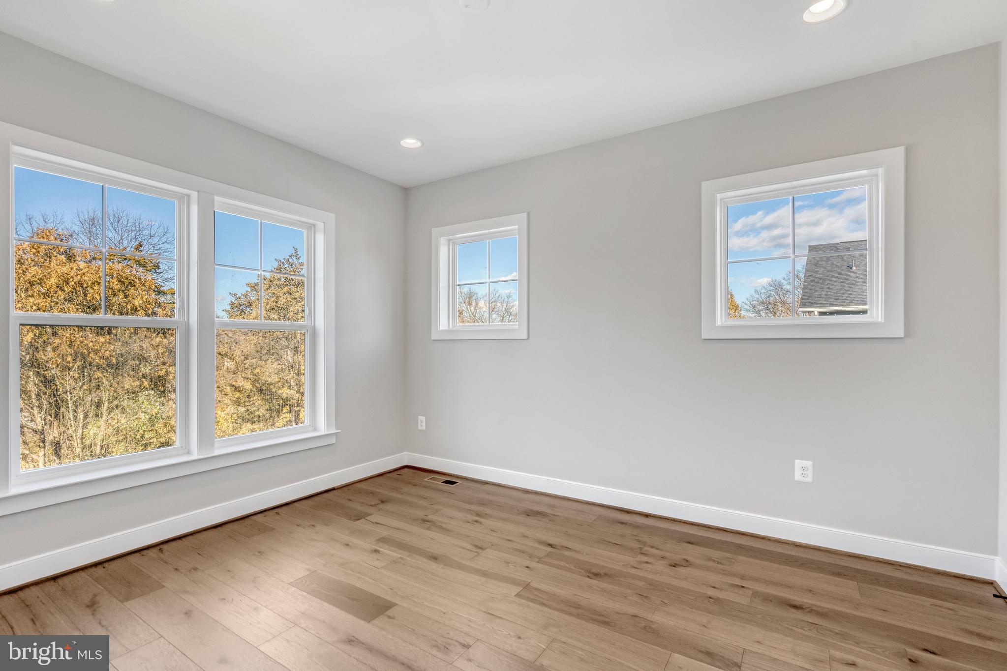 OAKWOOD - Residential