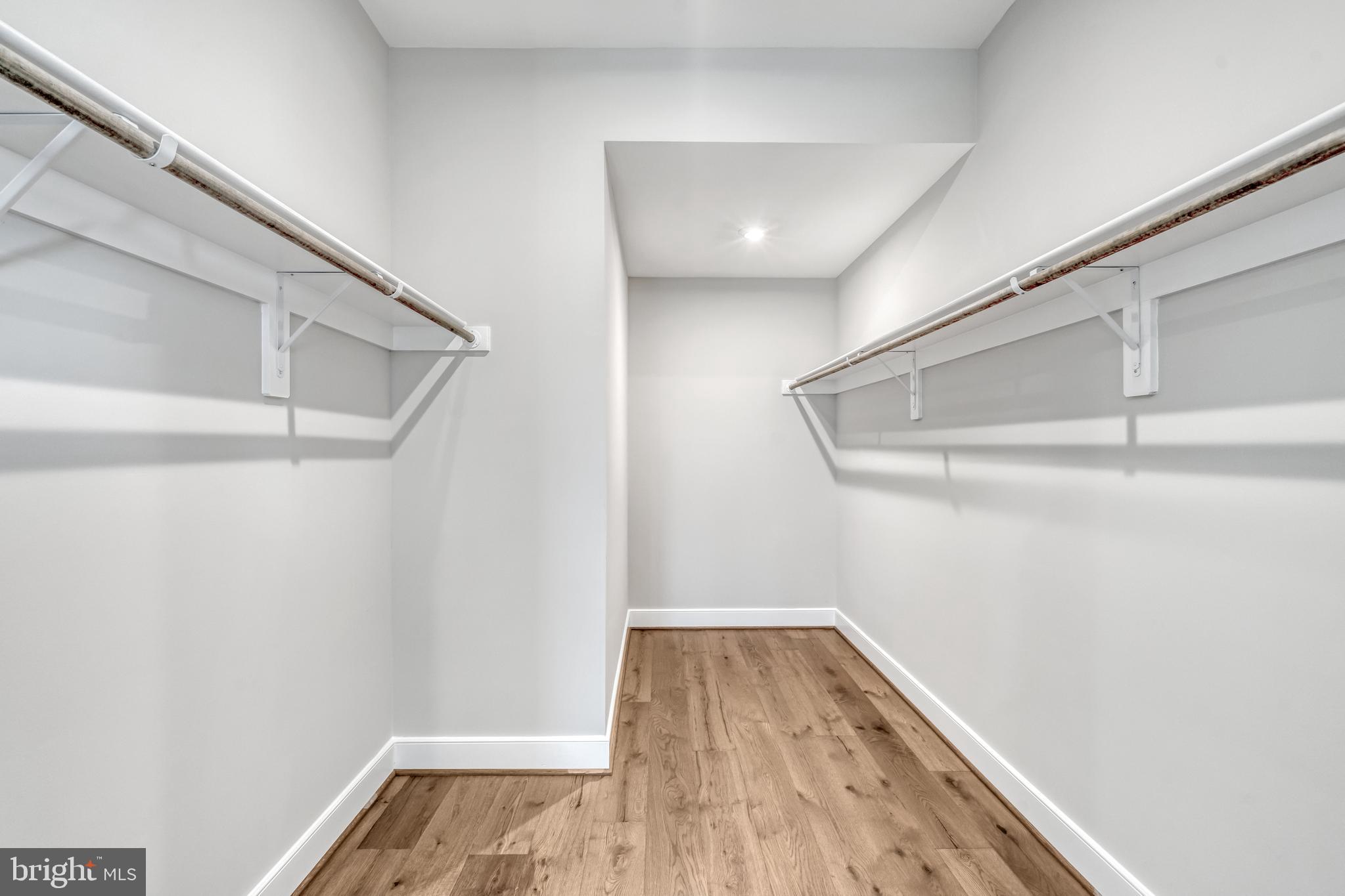 OAKWOOD - Residential