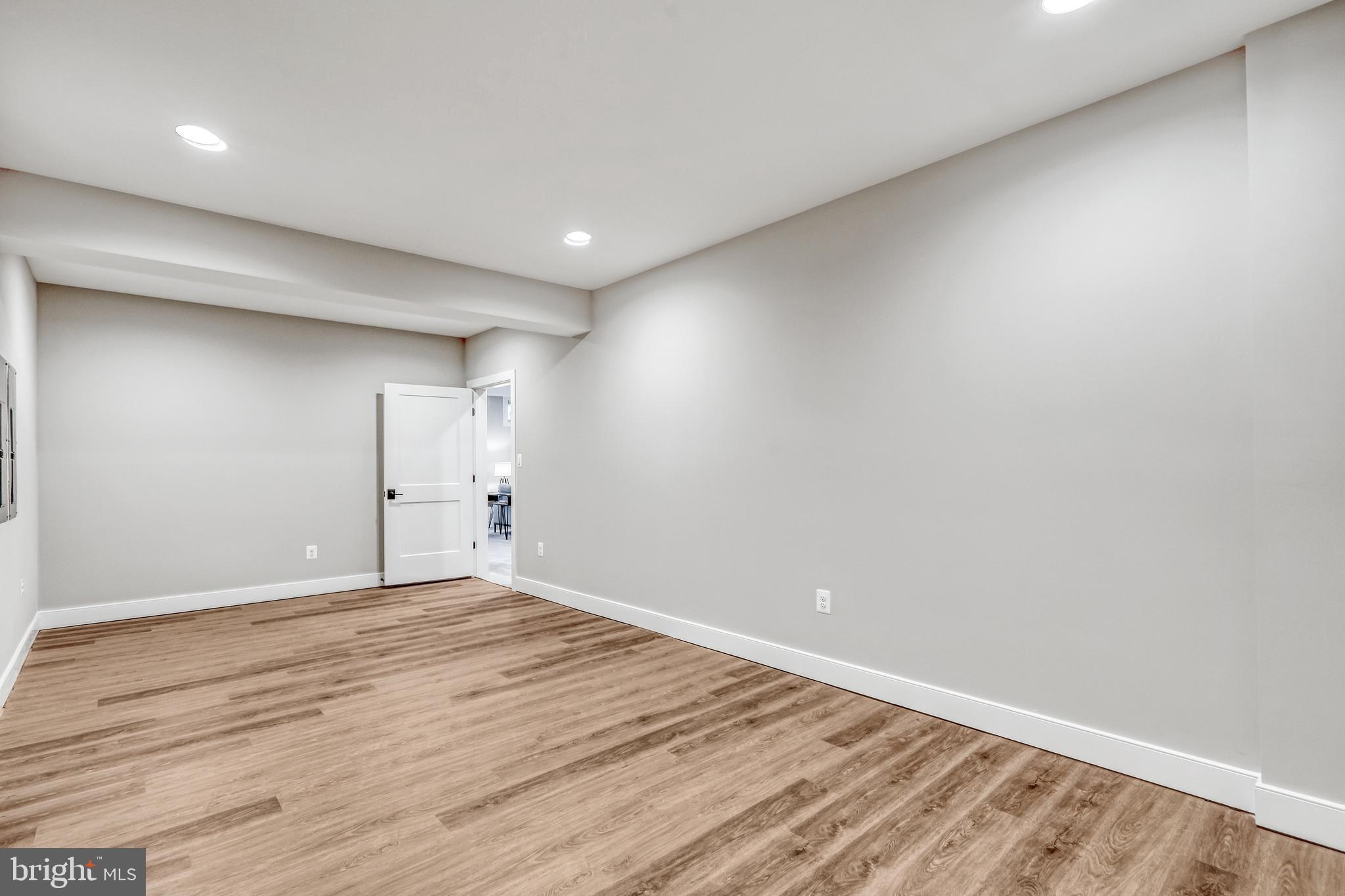 OAKWOOD - Residential