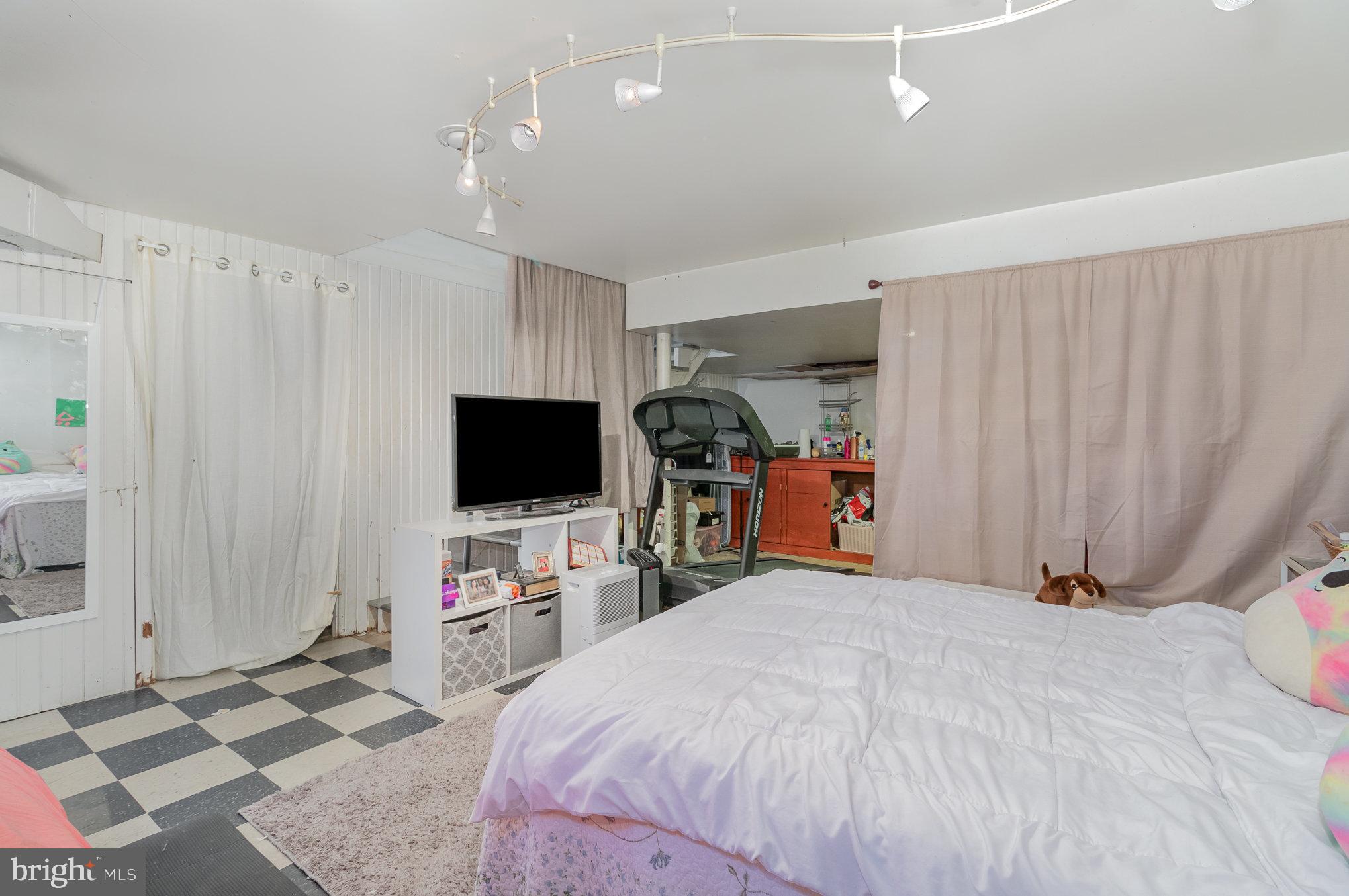 MONTROSE PARK - Residential