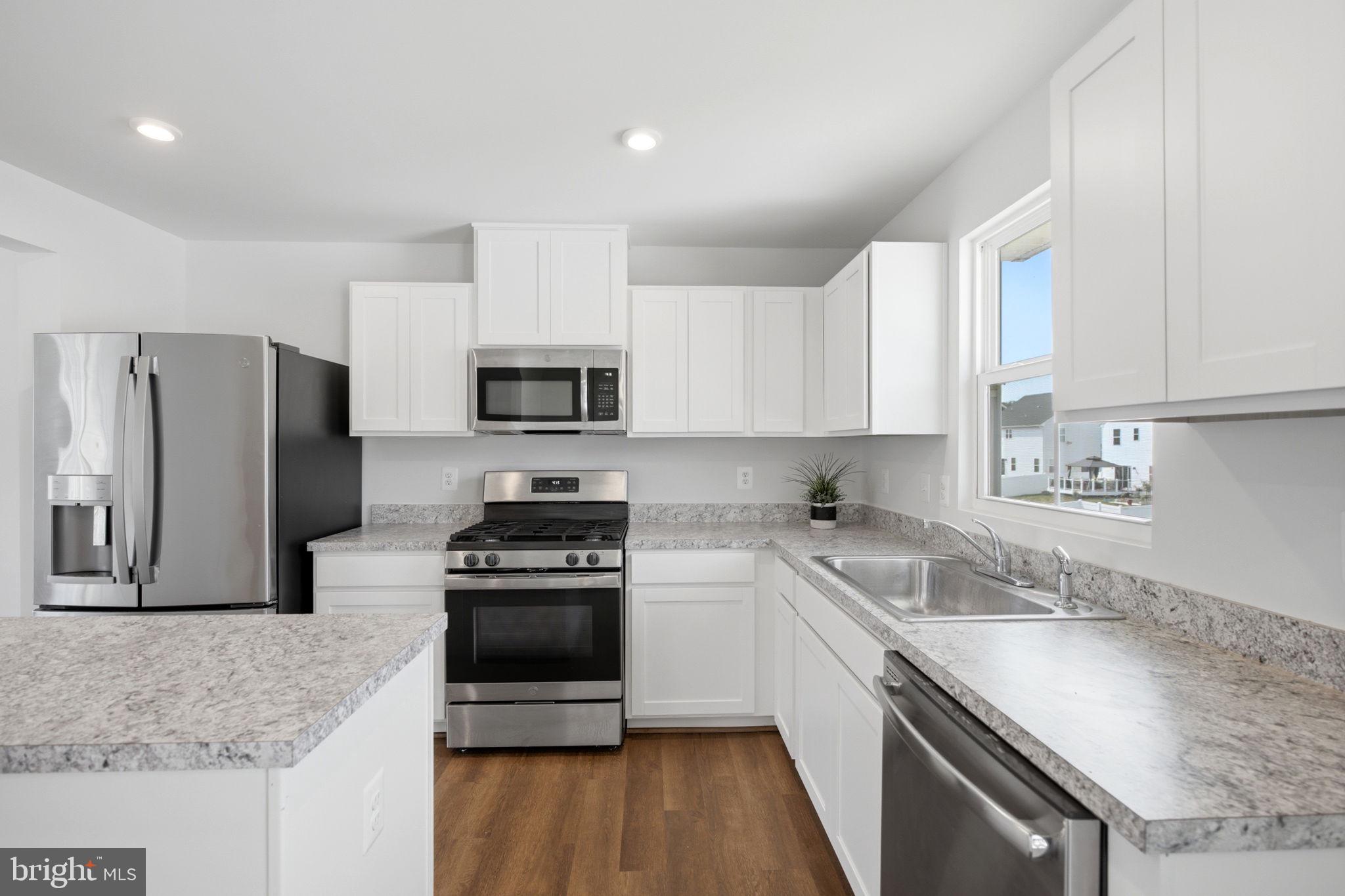 THE LAKES AT MARTINSBURG - Residential