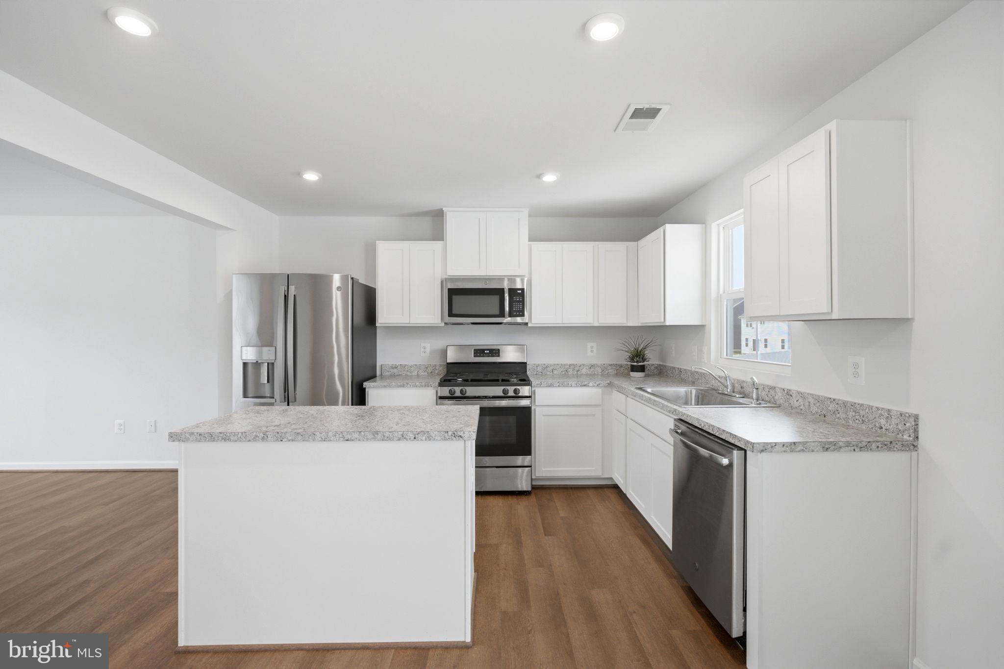 THE LAKES AT MARTINSBURG - Residential