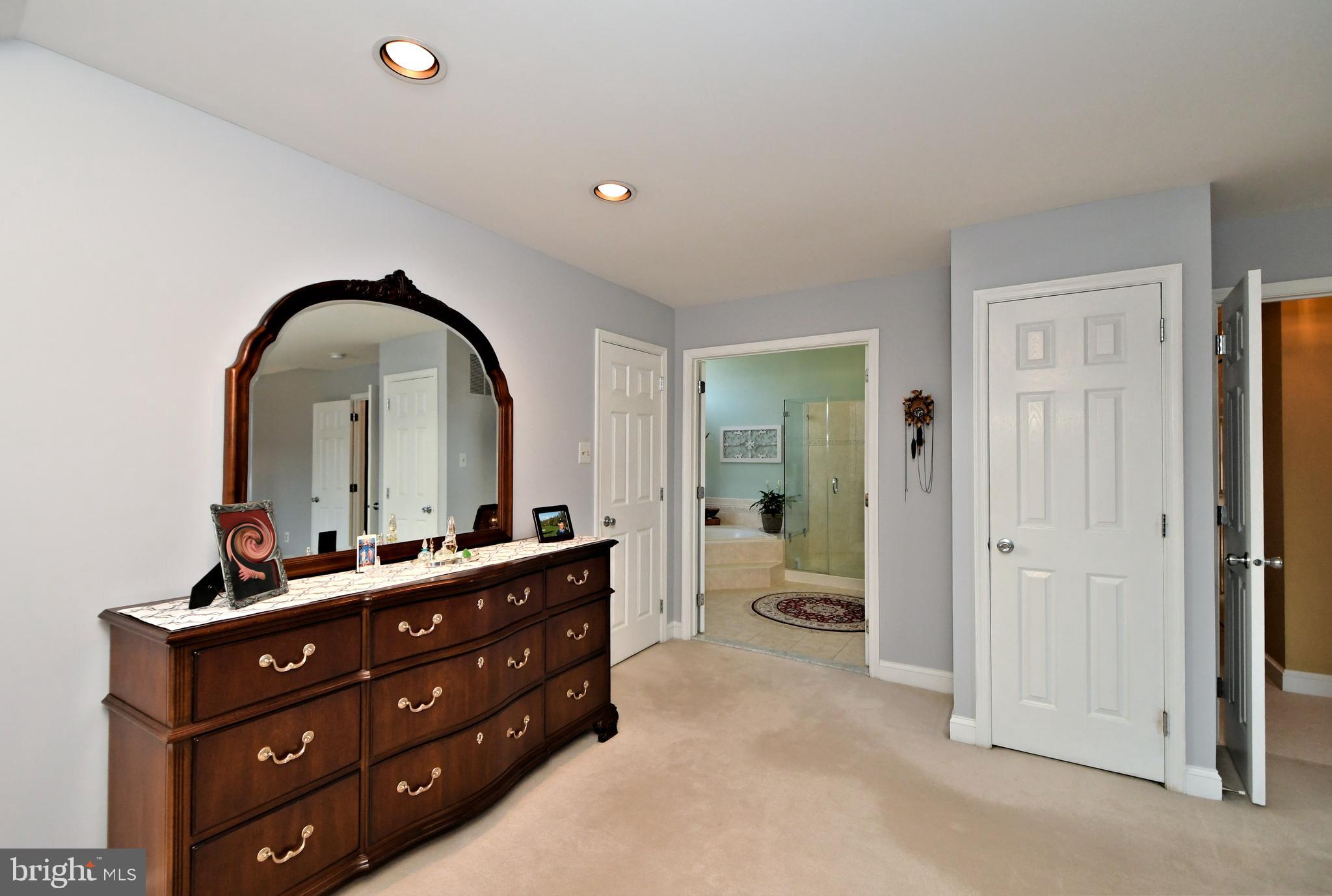 HORSHAM CHASE - Residential