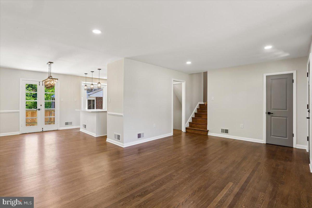 KENSINGTON HEIGHTS - Residential