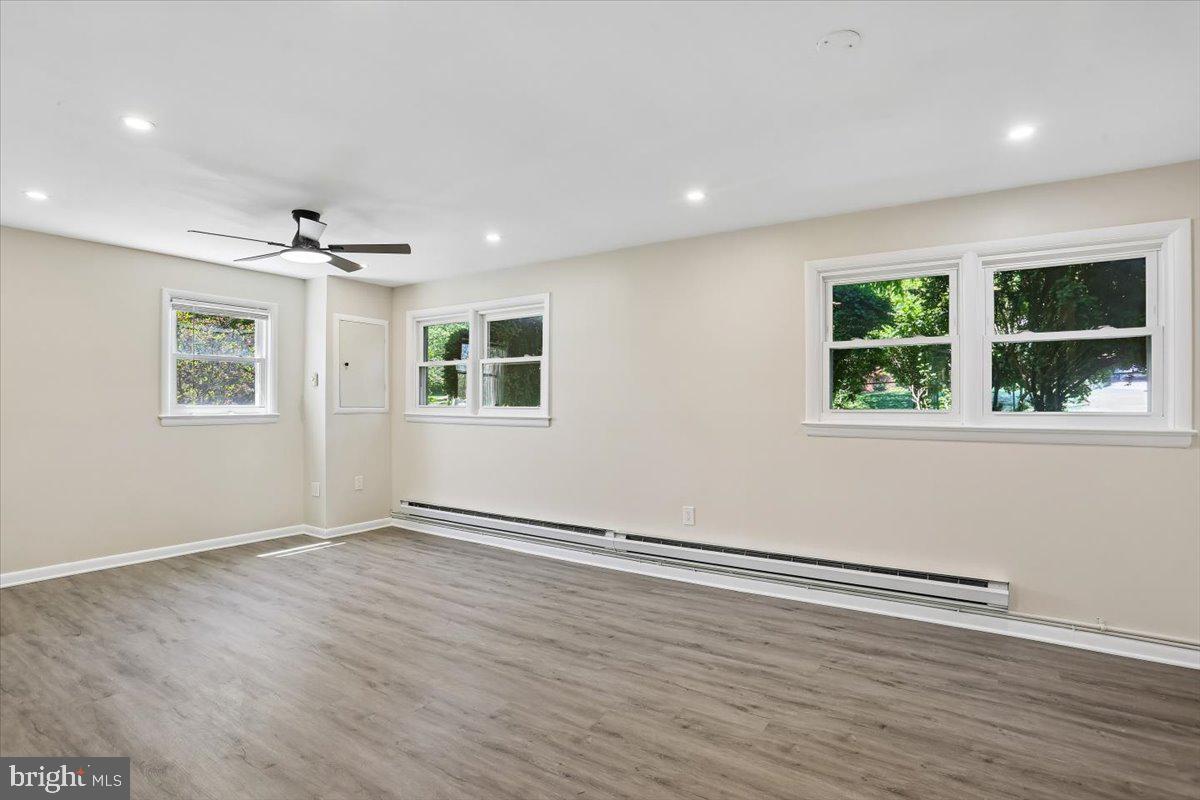 KENSINGTON HEIGHTS - Residential