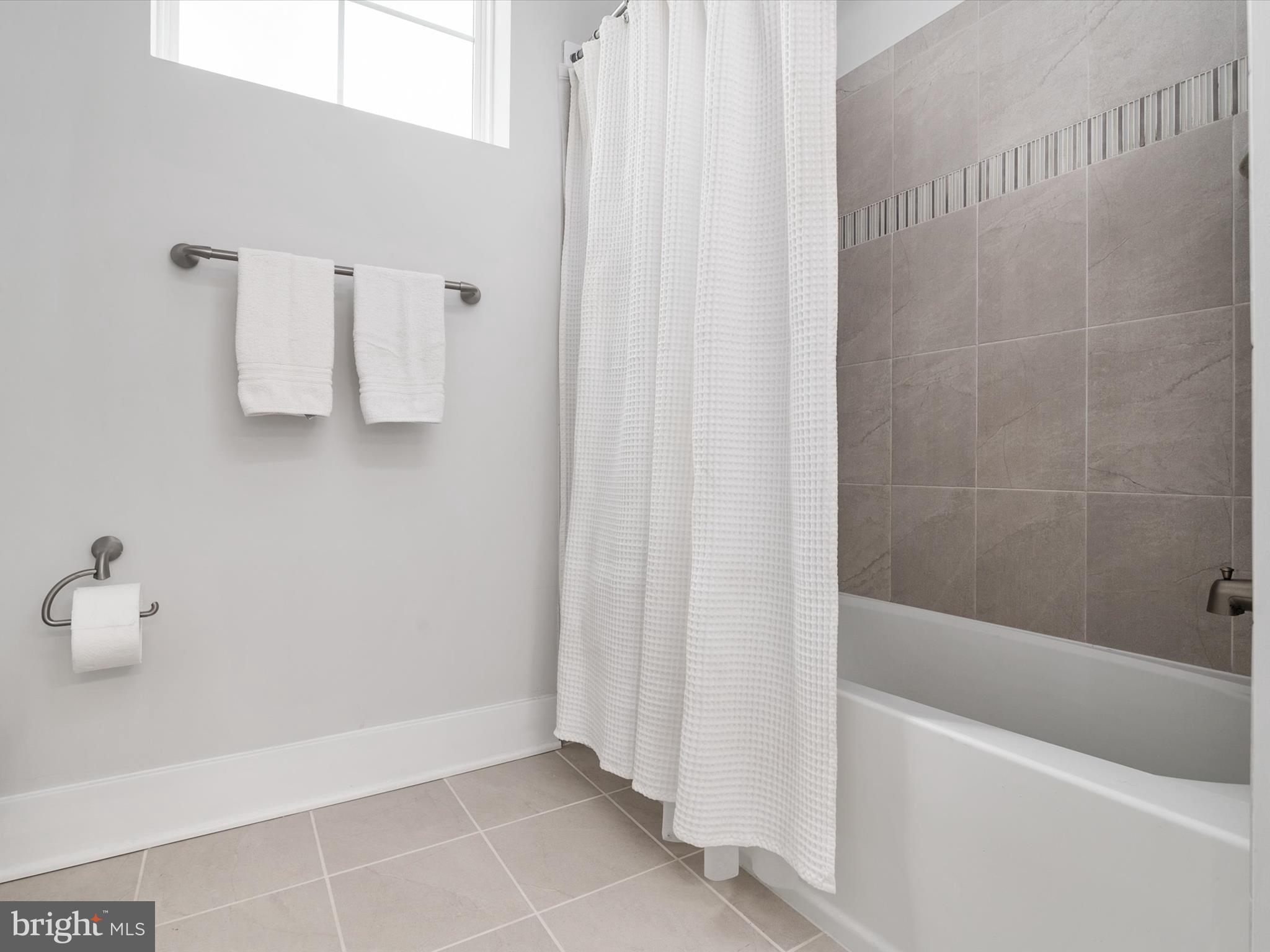 FOUR SEASONS AT KENT ISLAND - Residential Lease