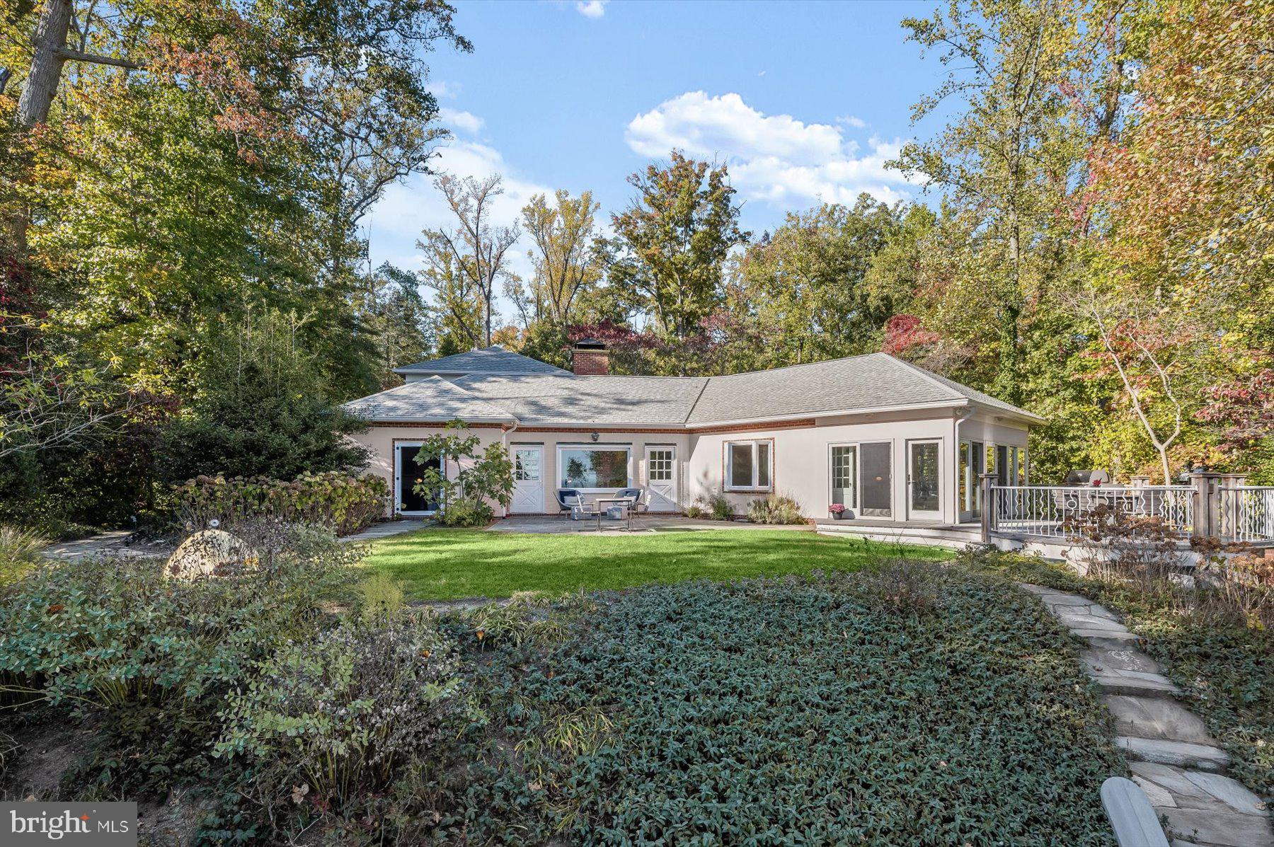GIBSON ISLAND - Residential