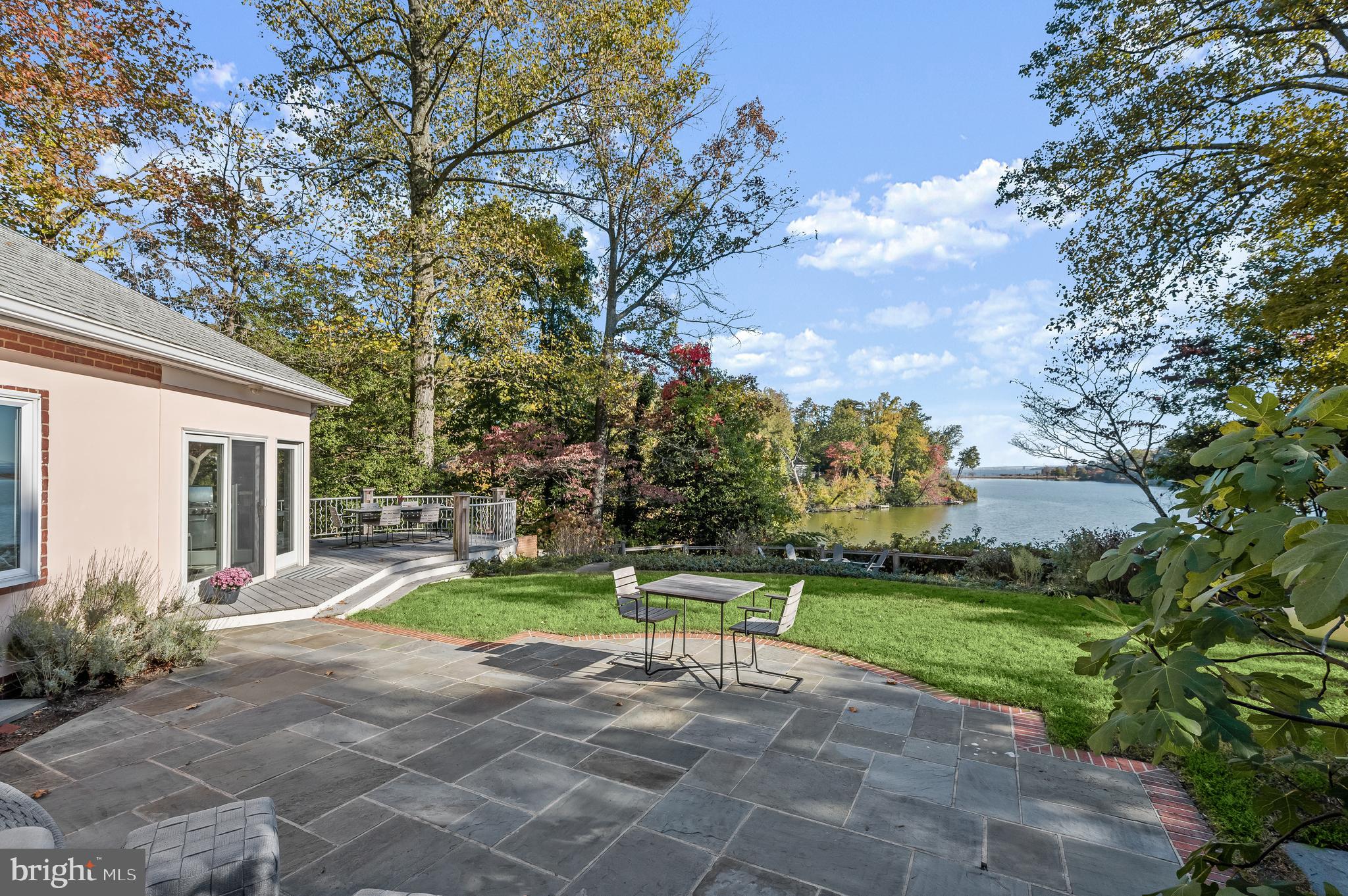 GIBSON ISLAND - Residential
