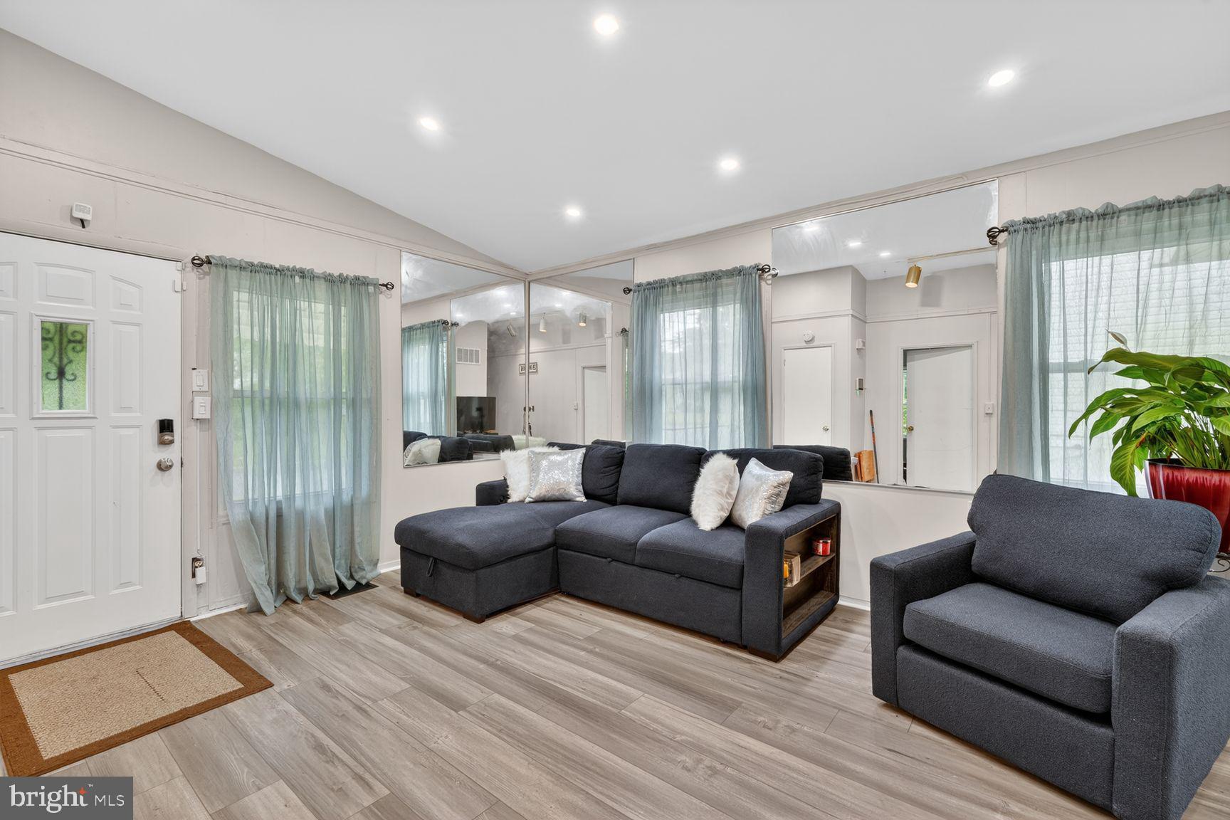 FOREST HEIGHTS - Residential