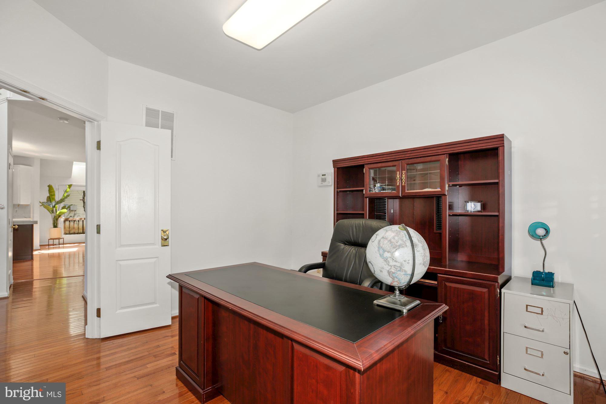 FAIR LAKES CHASE - Residential Lease