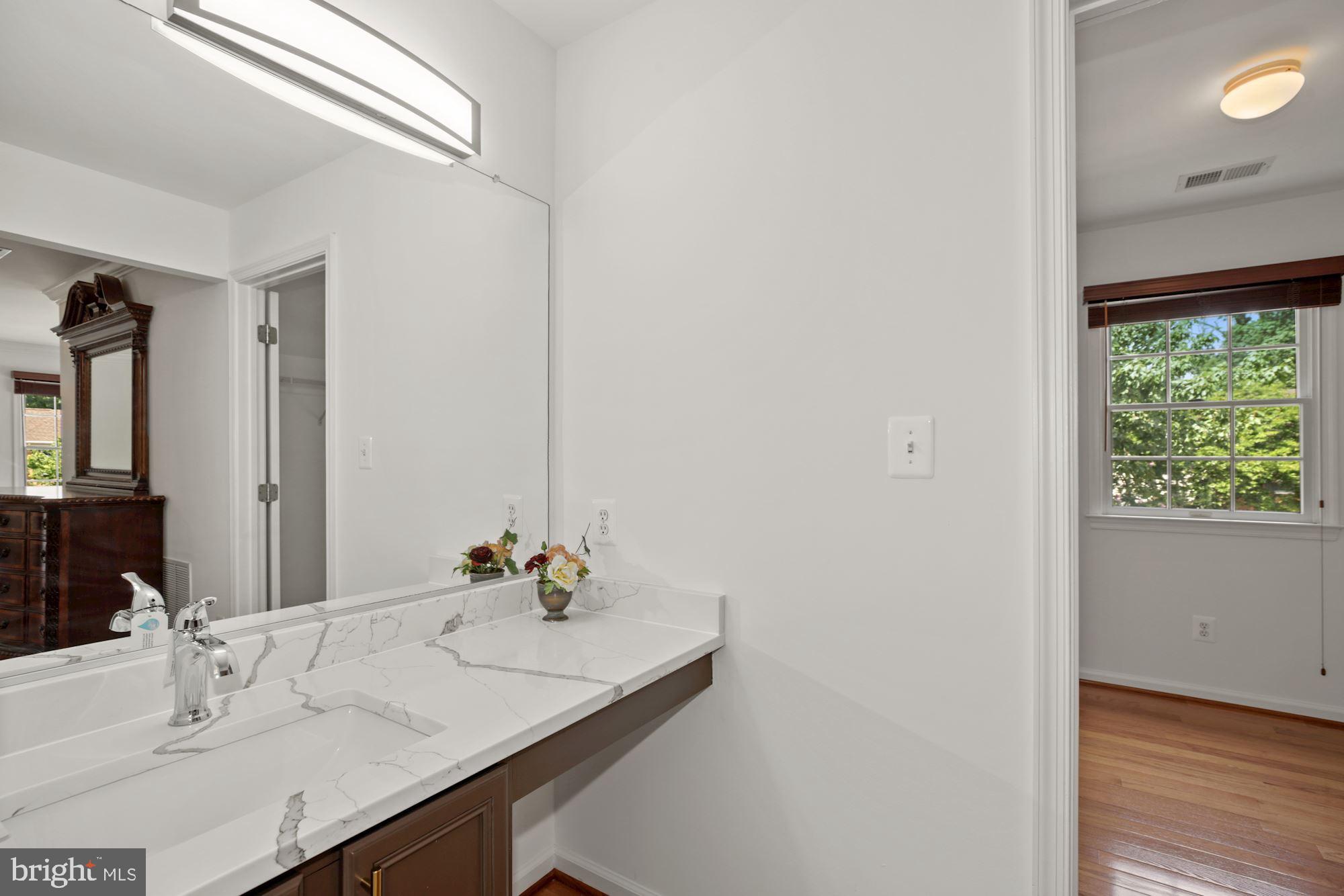 FAIR LAKES CHASE - Residential Lease