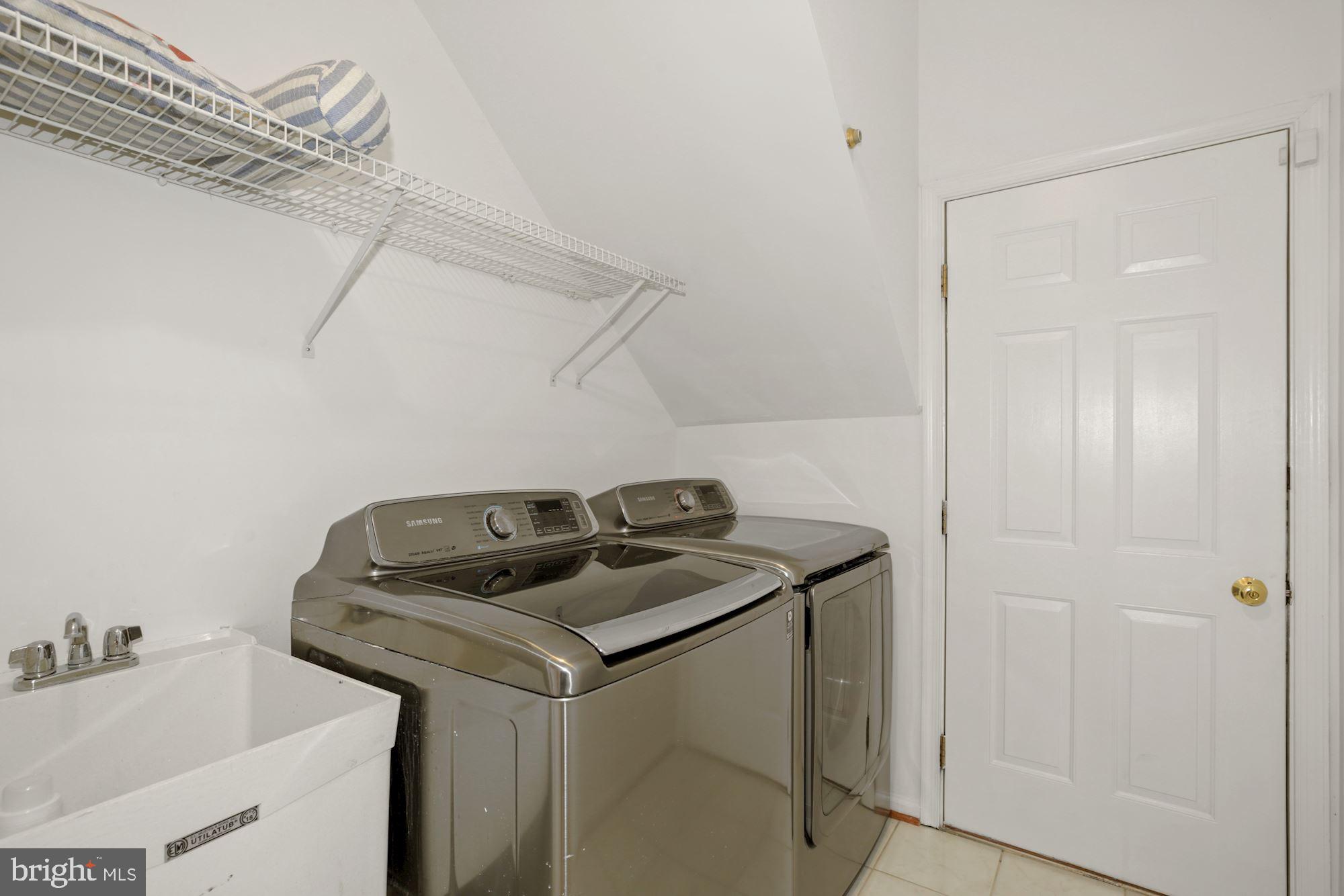 FAIR LAKES CHASE - Residential Lease
