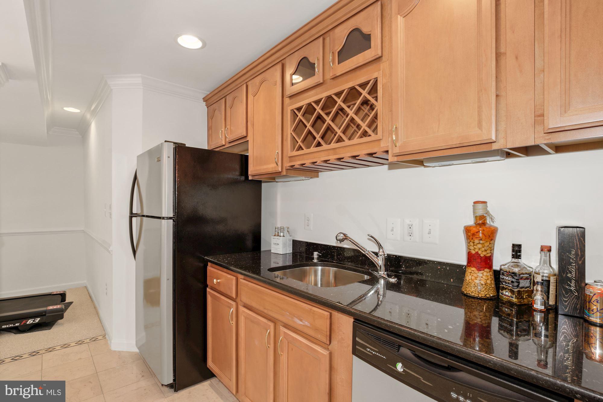 FAIR LAKES CHASE - Residential Lease