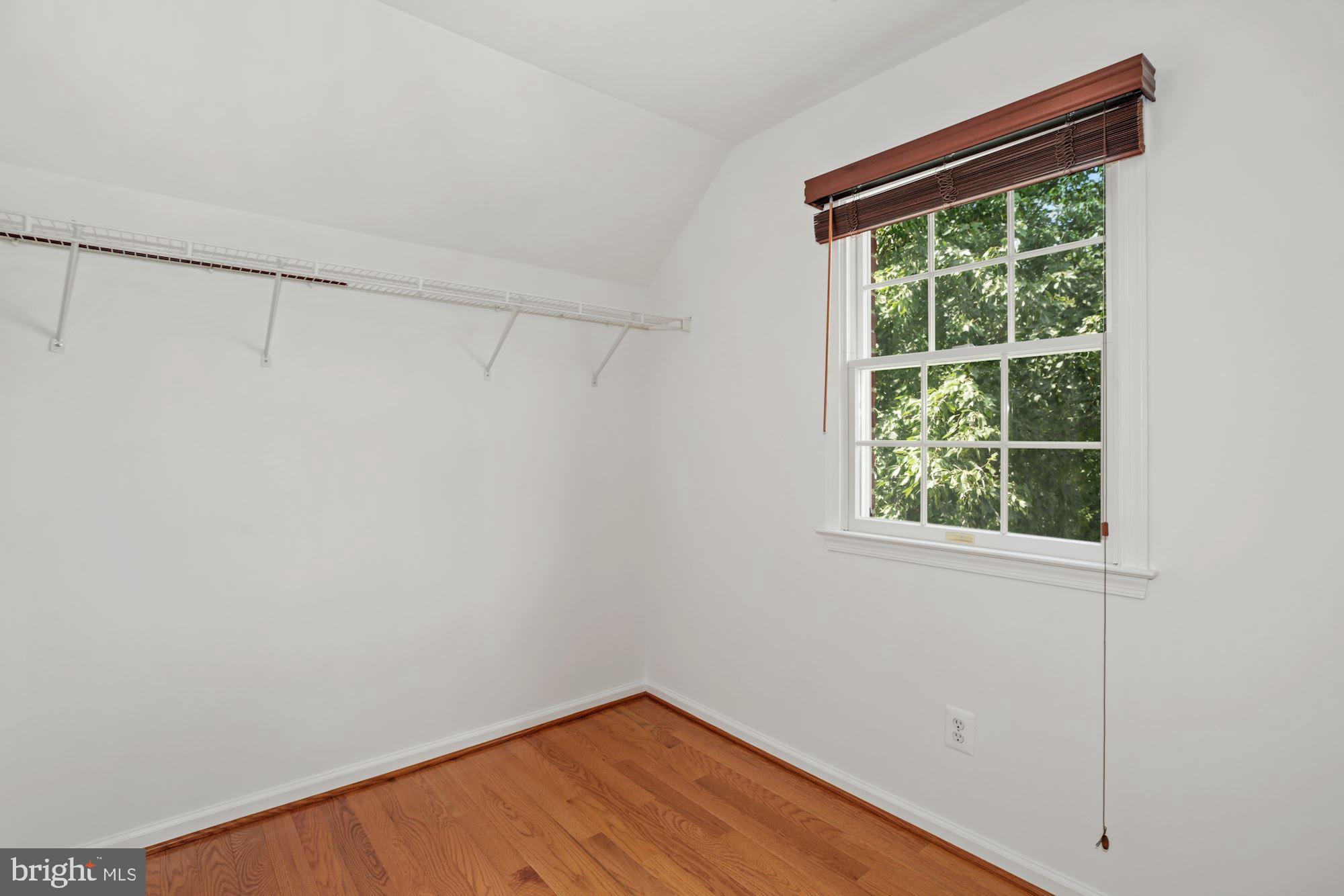 FAIR LAKES CHASE - Residential Lease