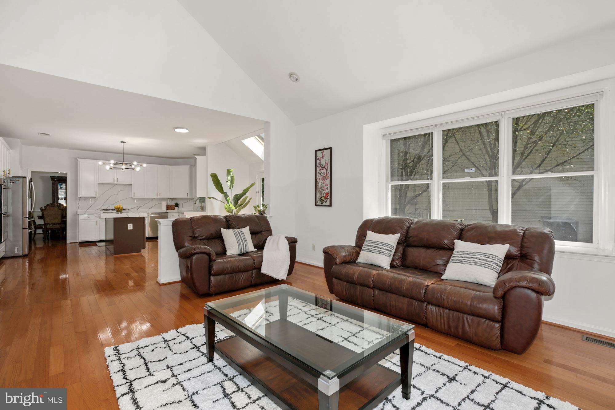 FAIR LAKES CHASE - Residential Lease