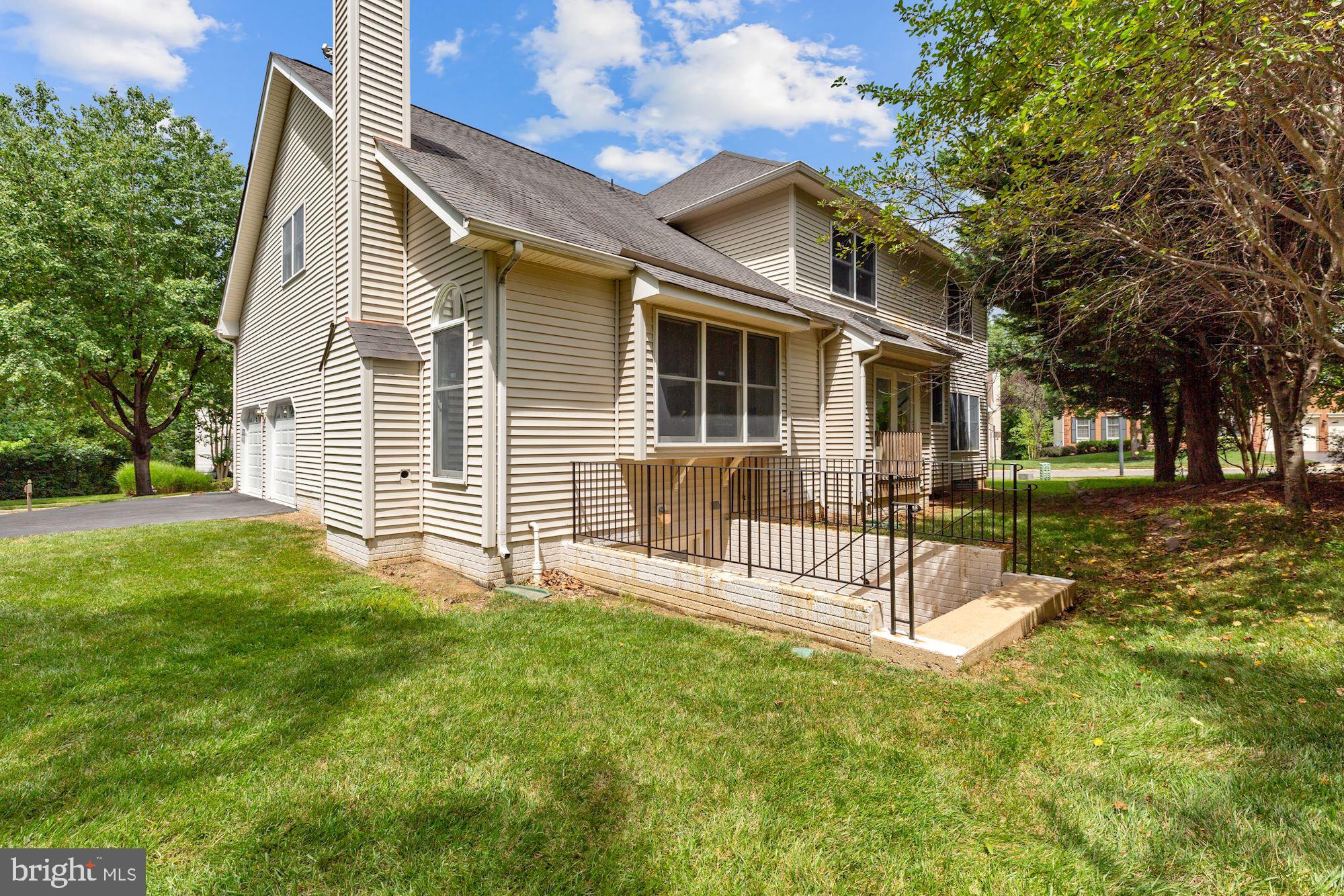 FAIR LAKES CHASE - Residential Lease