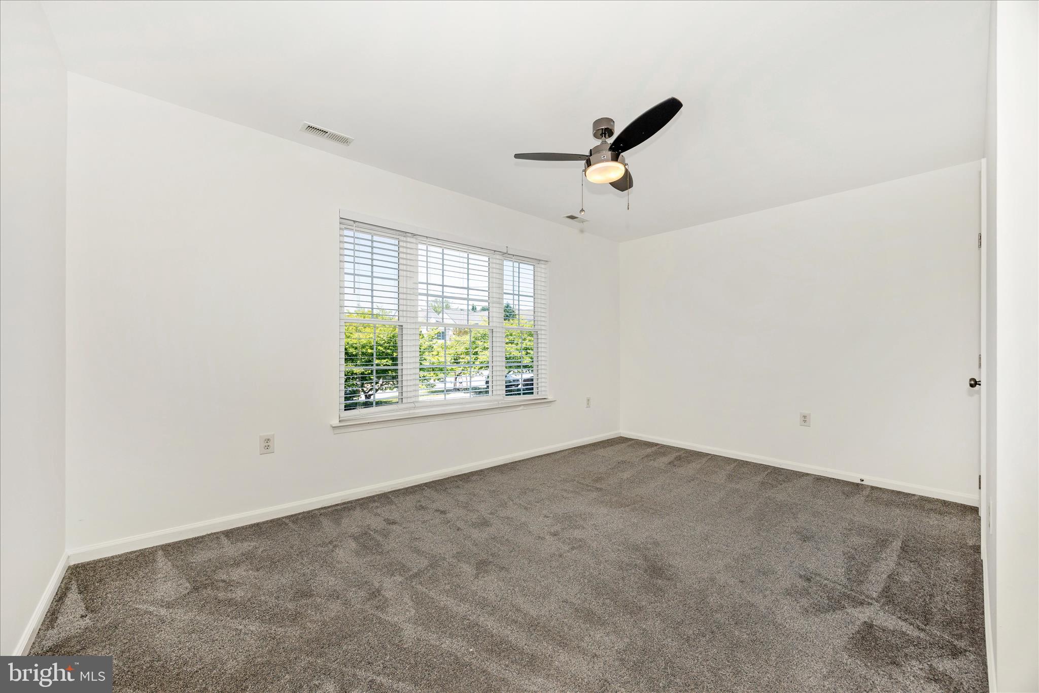 SPRING RIDGE - Residential