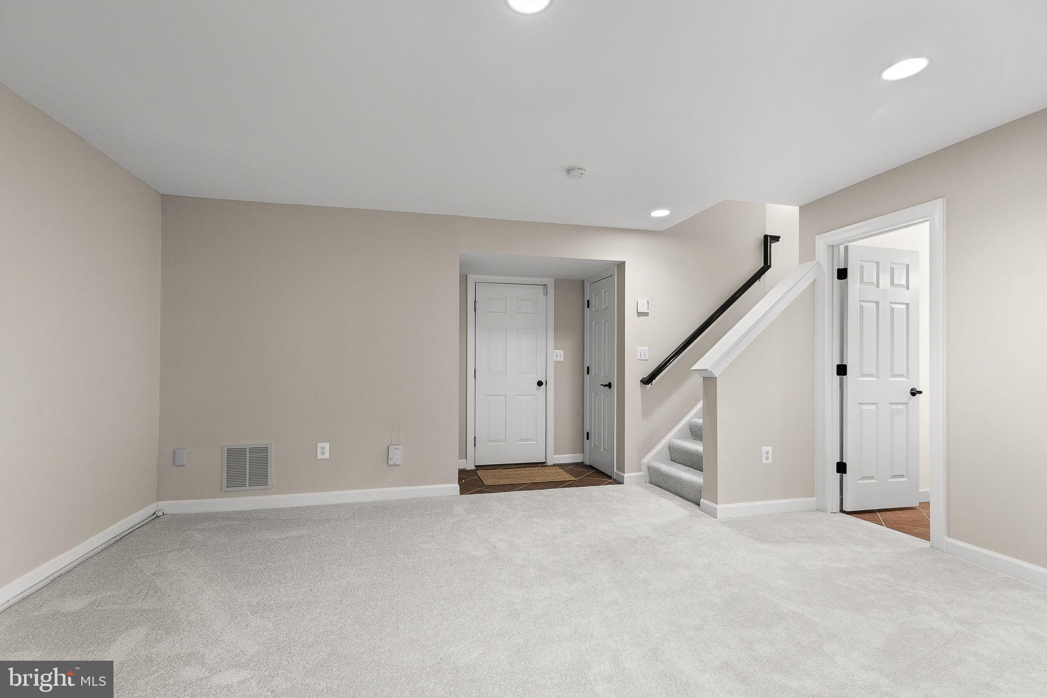 RIVERSIDE STATION - Residential