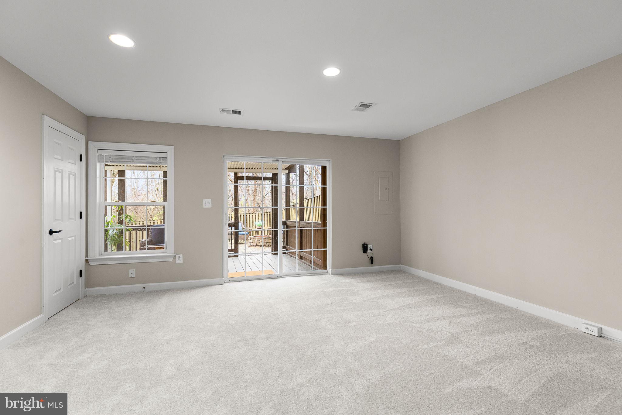 RIVERSIDE STATION - Residential