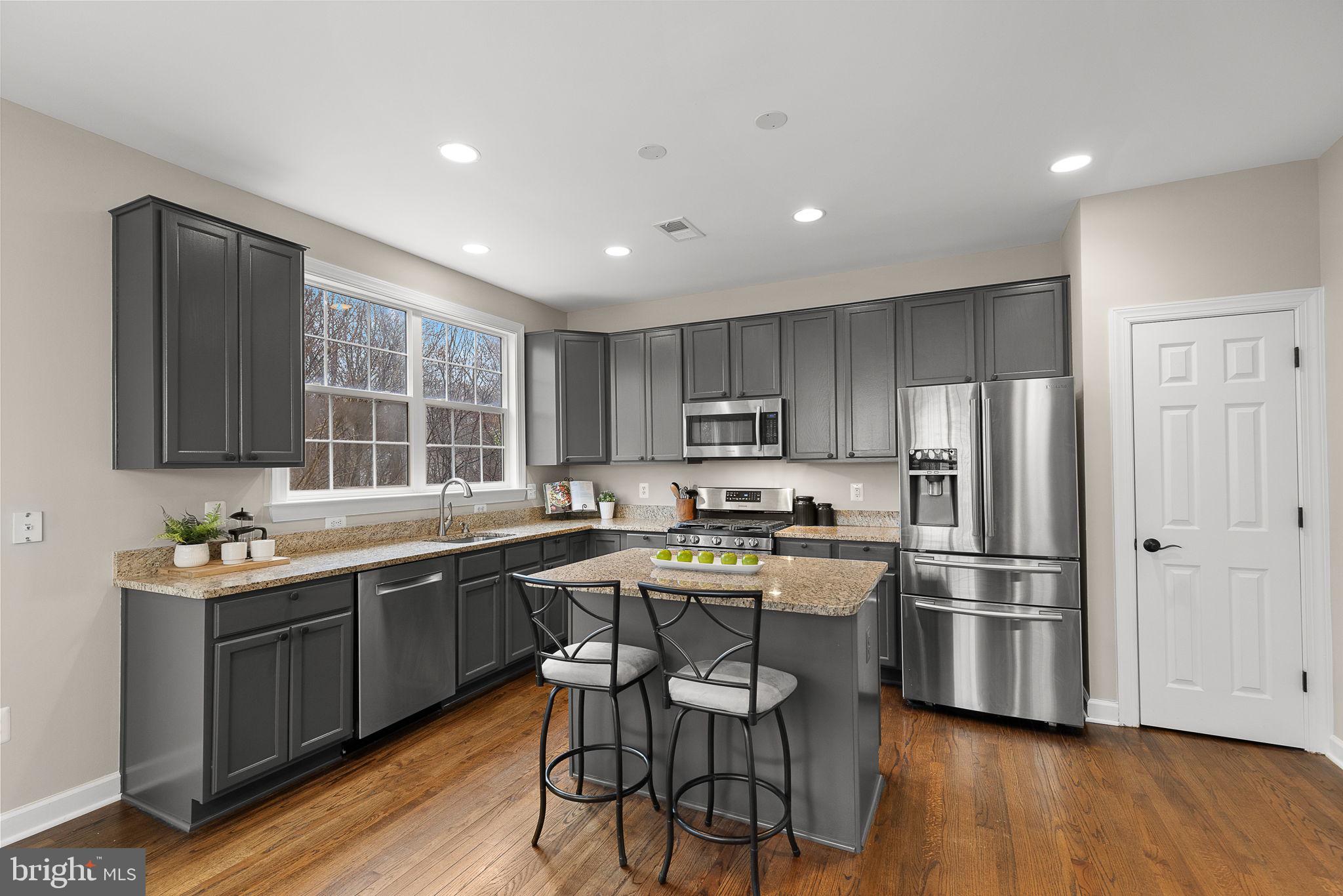 RIVERSIDE STATION - Residential