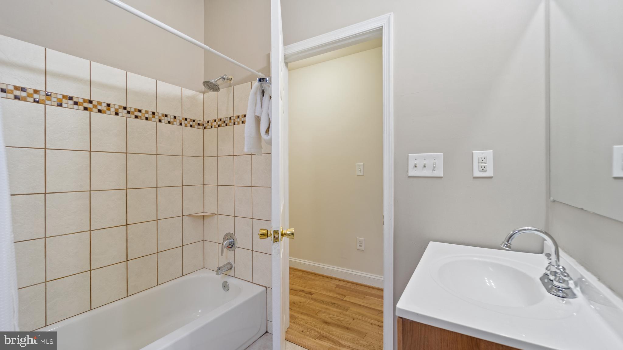 BARCLAY - Residential