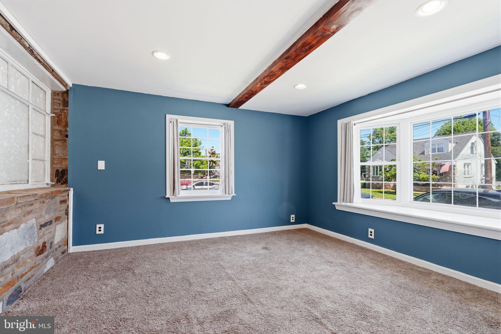 FOX CHASE - Residential