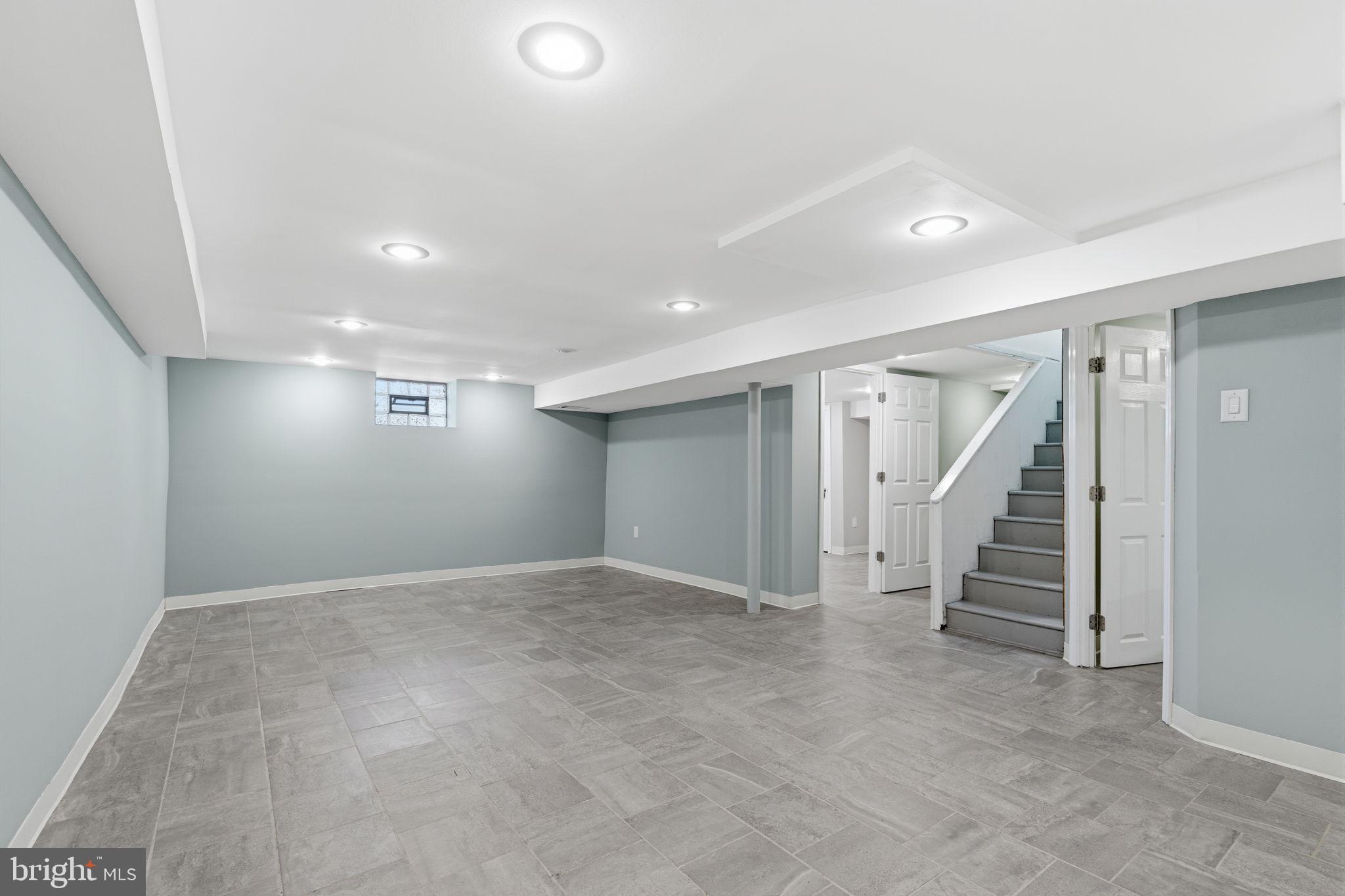 FOX CHASE - Residential