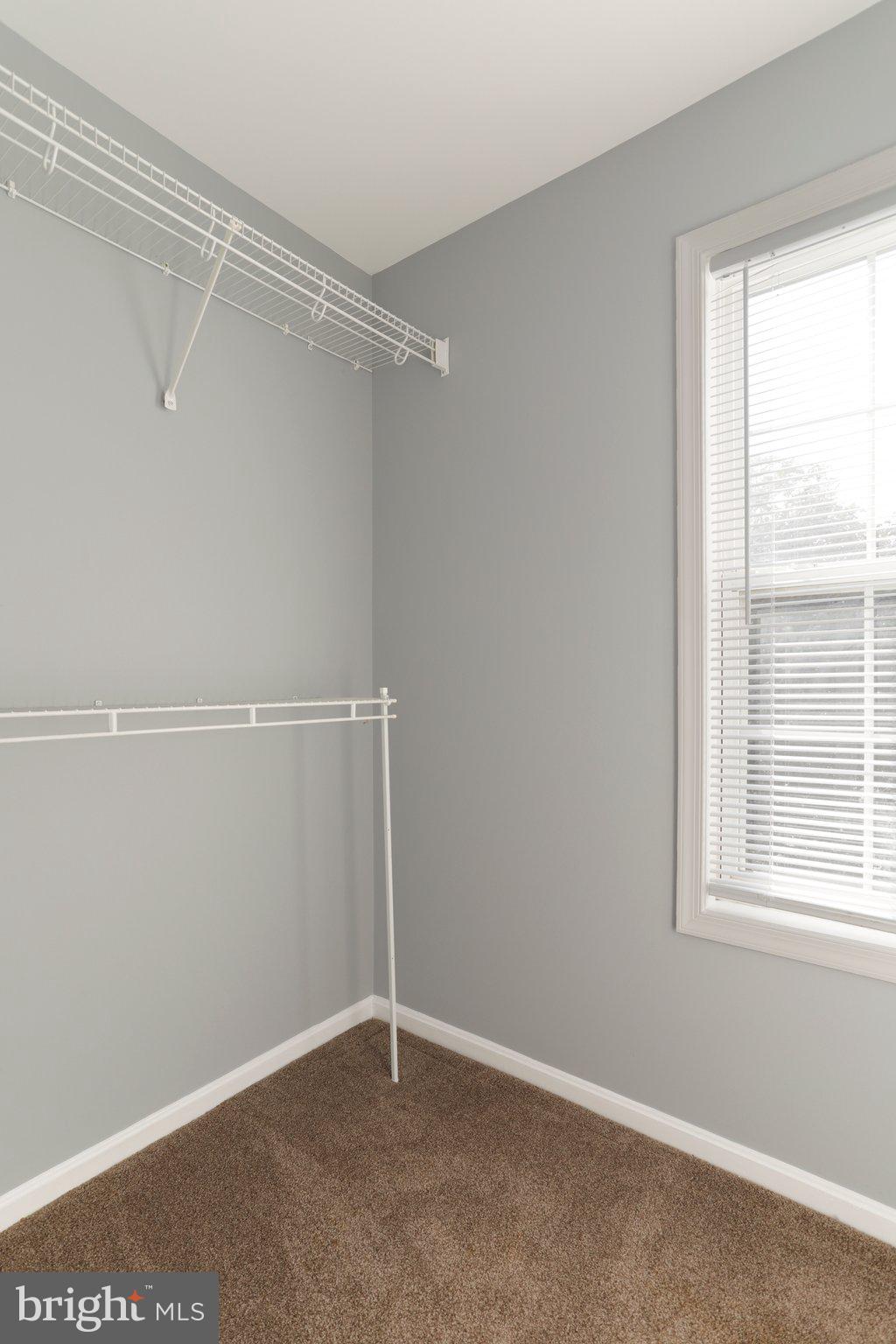 APPLE KNOLLS - Residential