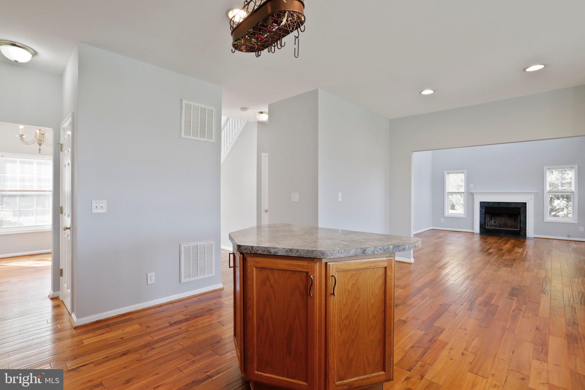 APPLE KNOLLS - Residential