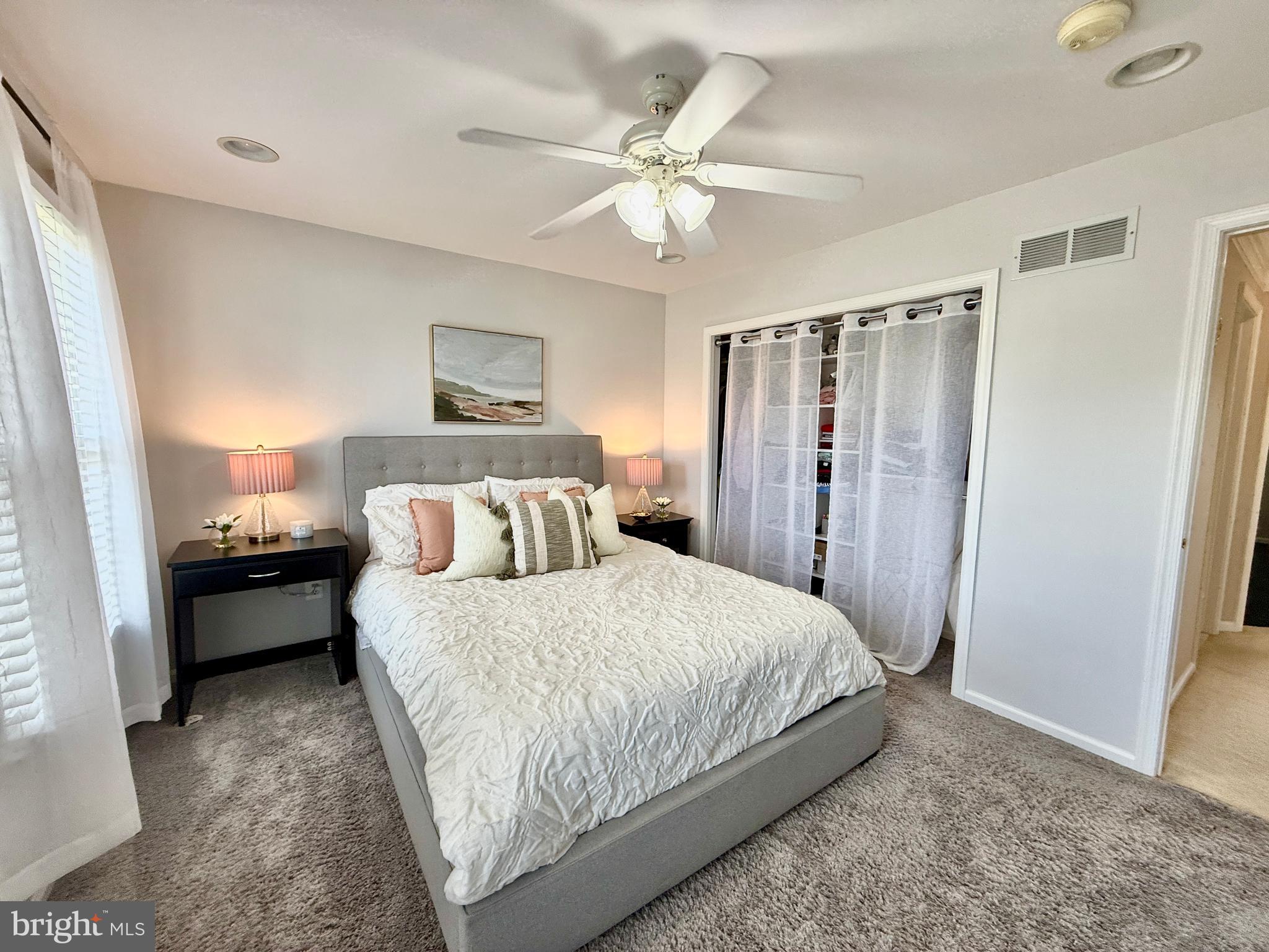 NORTHAMPTON CROSSG - Residential
