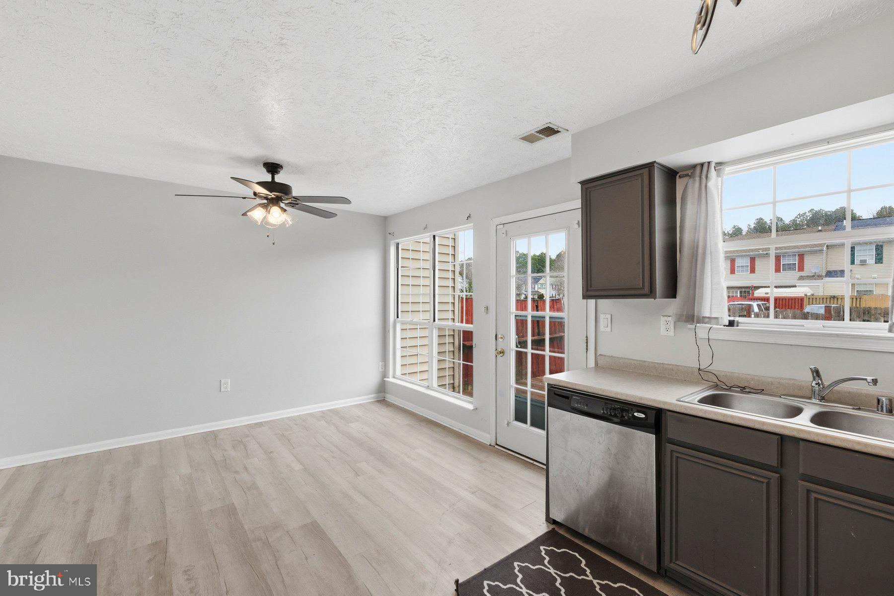 WESTBURY - Residential