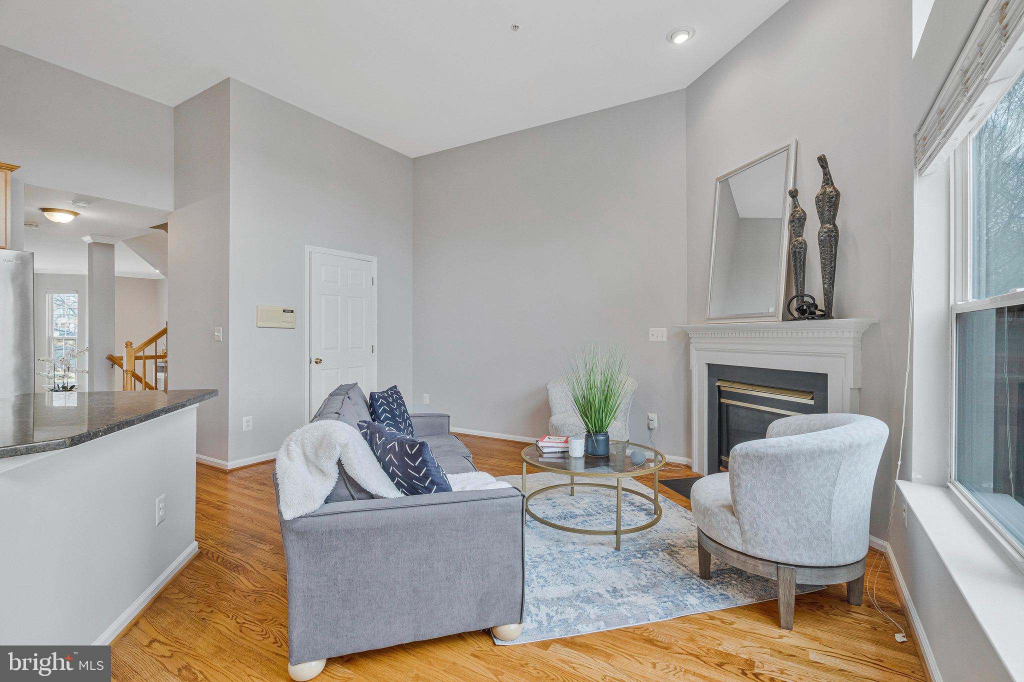 FAIR LAKES COURT - Residential