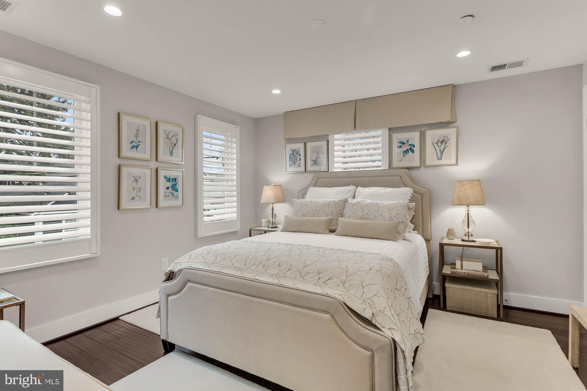 EASTPORT - Residential