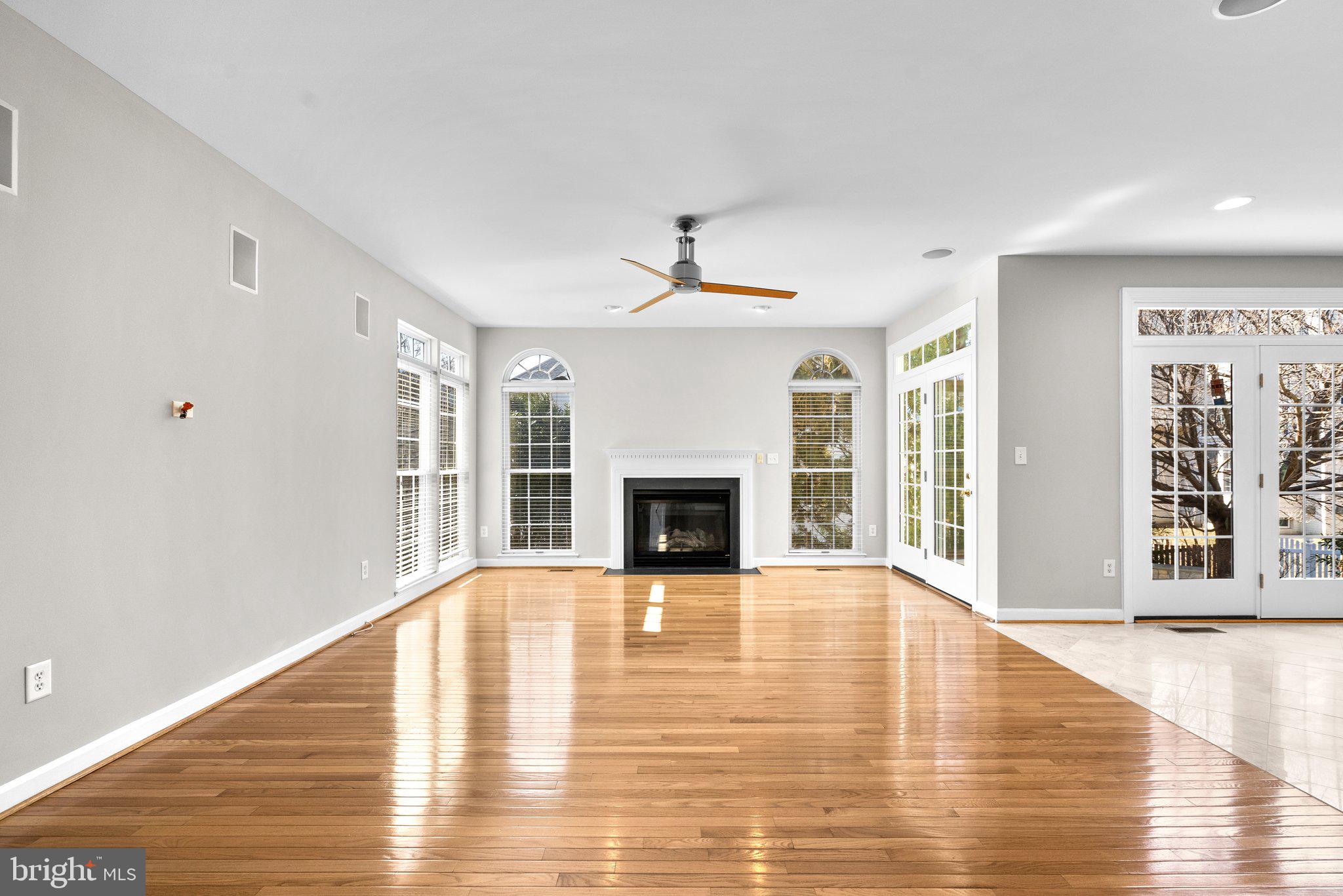 KINGSVIEW VILLAGE - Residential